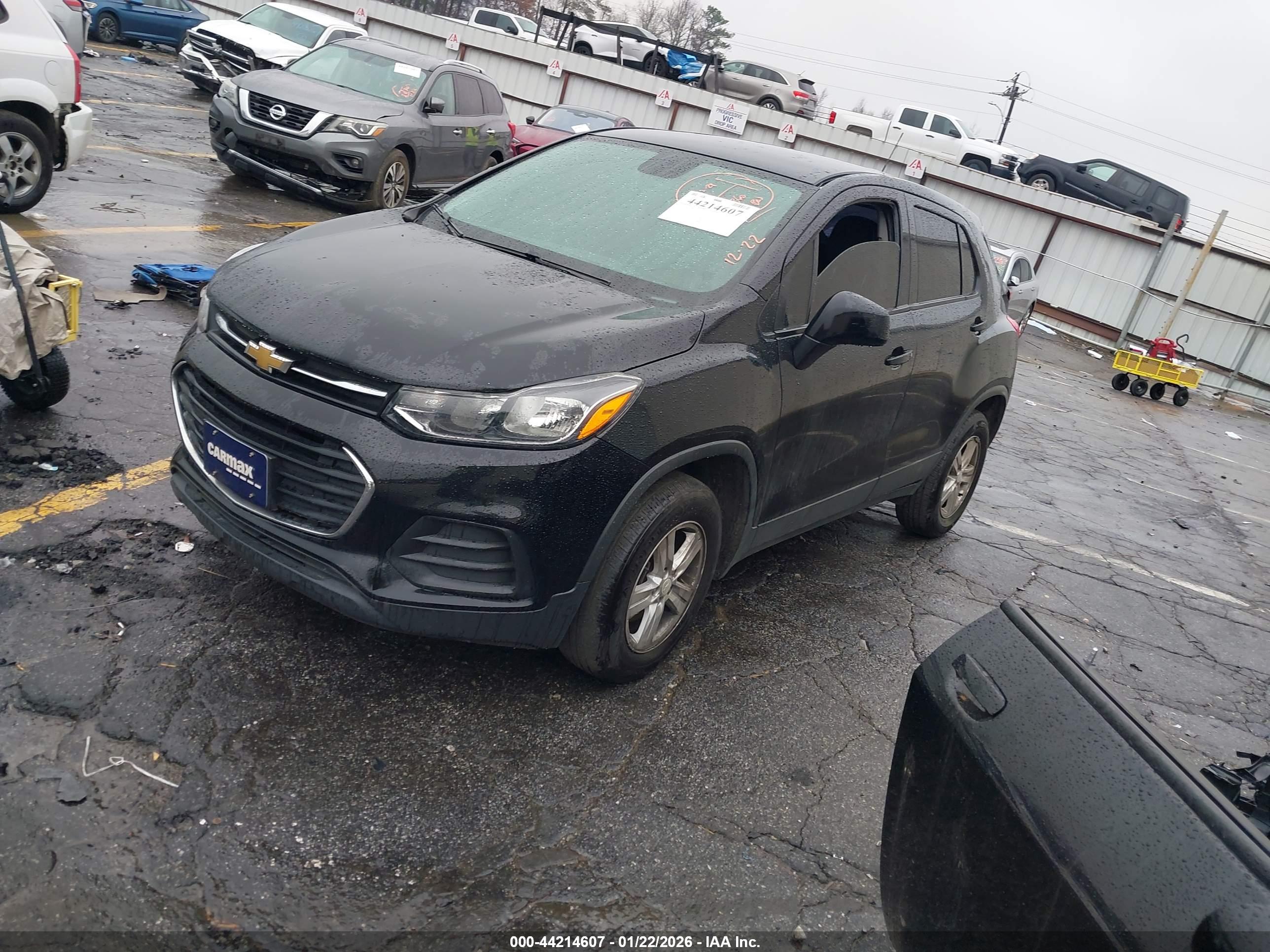 CHEVROLET TRAX image 2