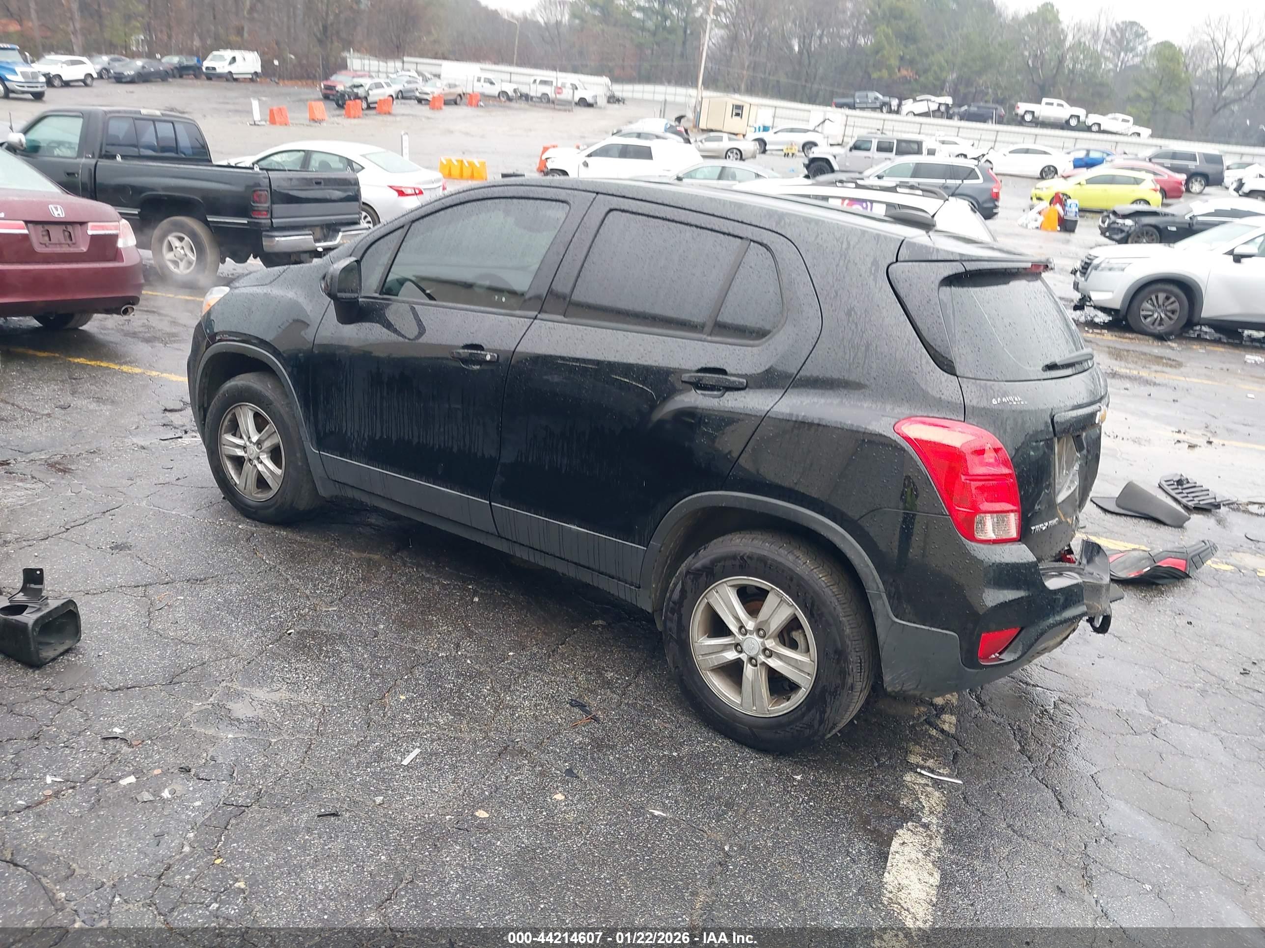 CHEVROLET TRAX image 3