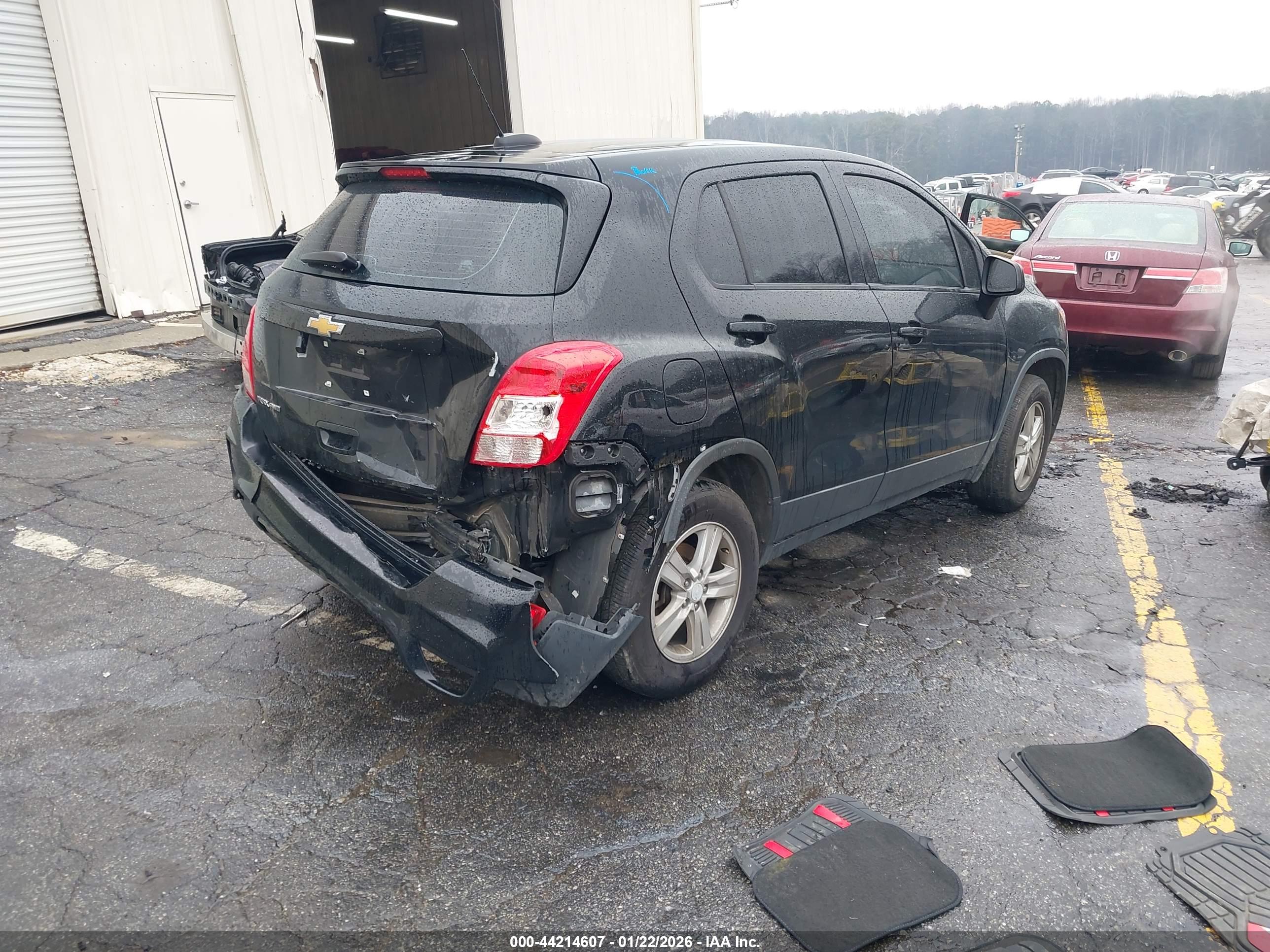 CHEVROLET TRAX image 4