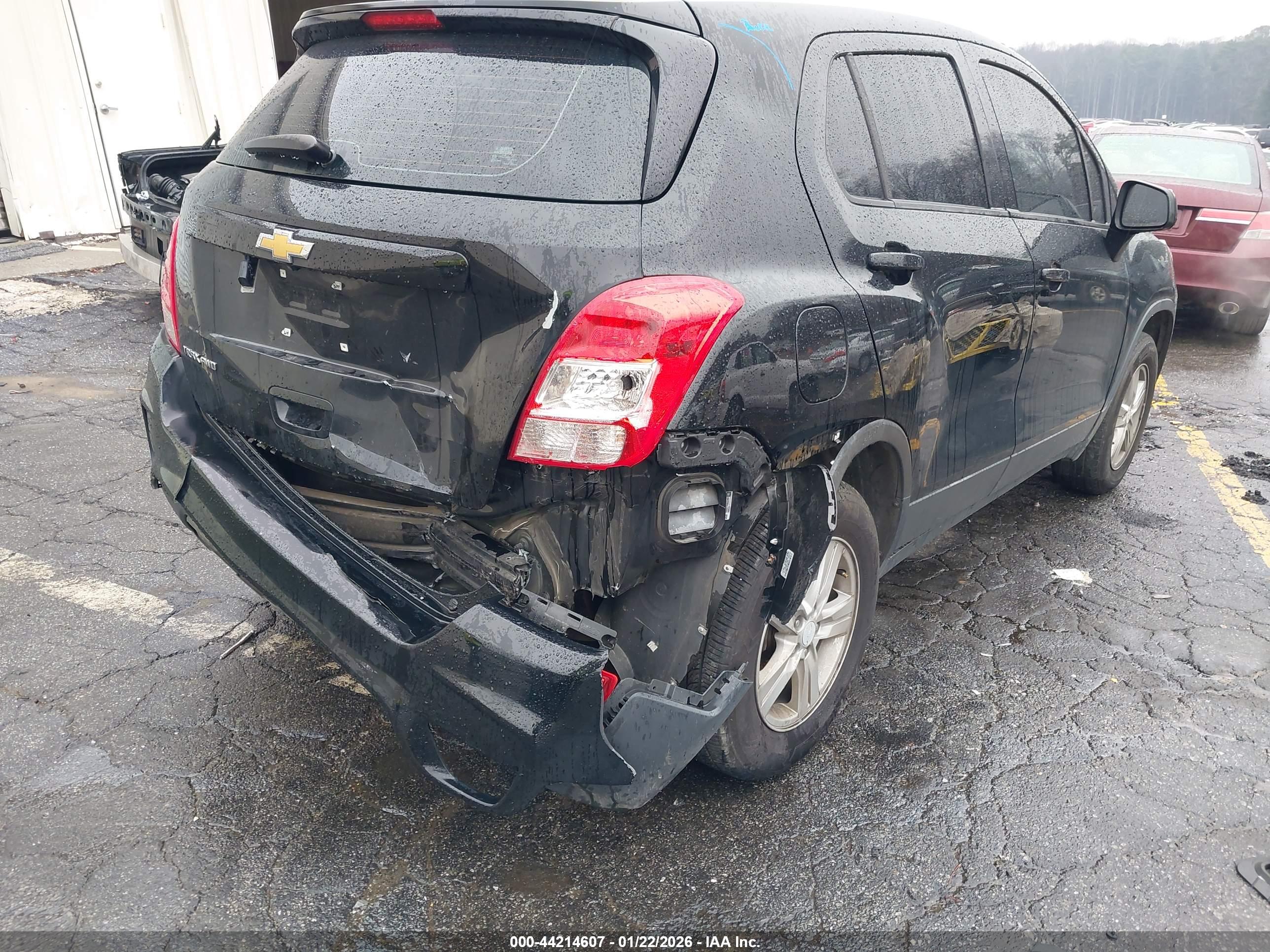 CHEVROLET TRAX image 6