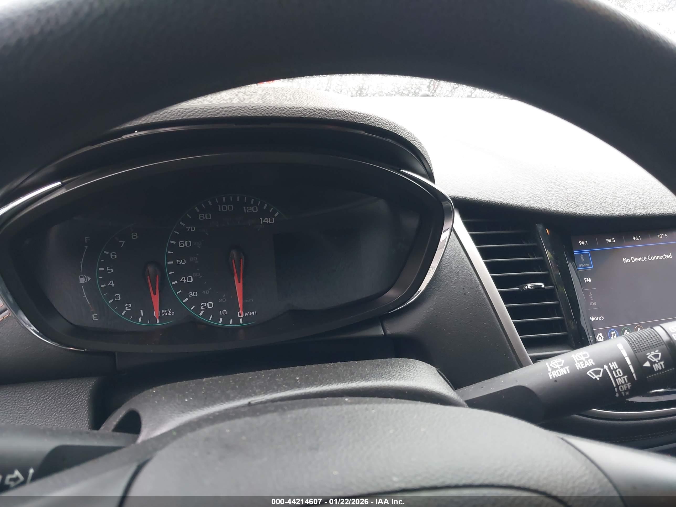CHEVROLET TRAX image 7