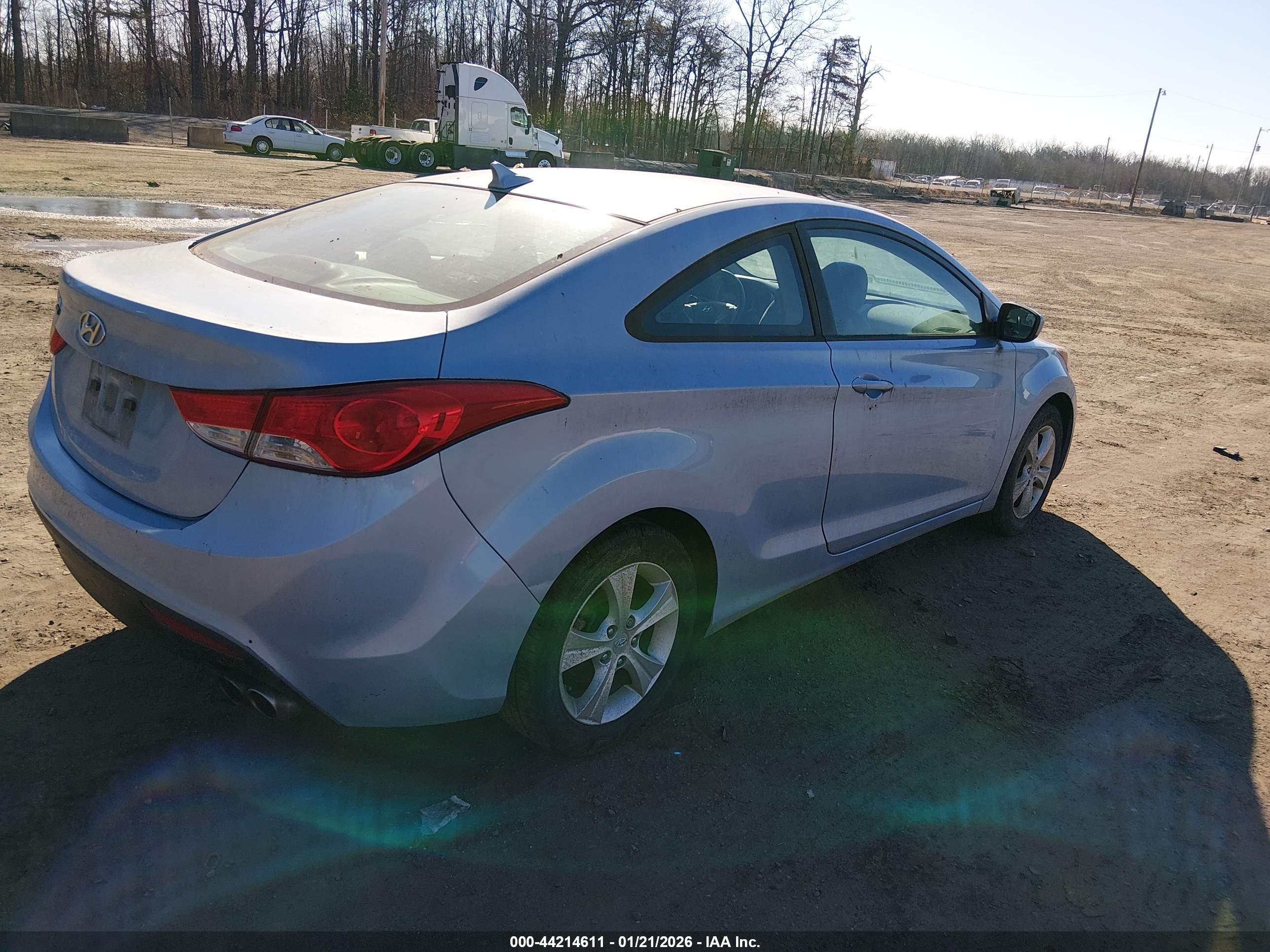 HYUNDAI ELANTRA image 4