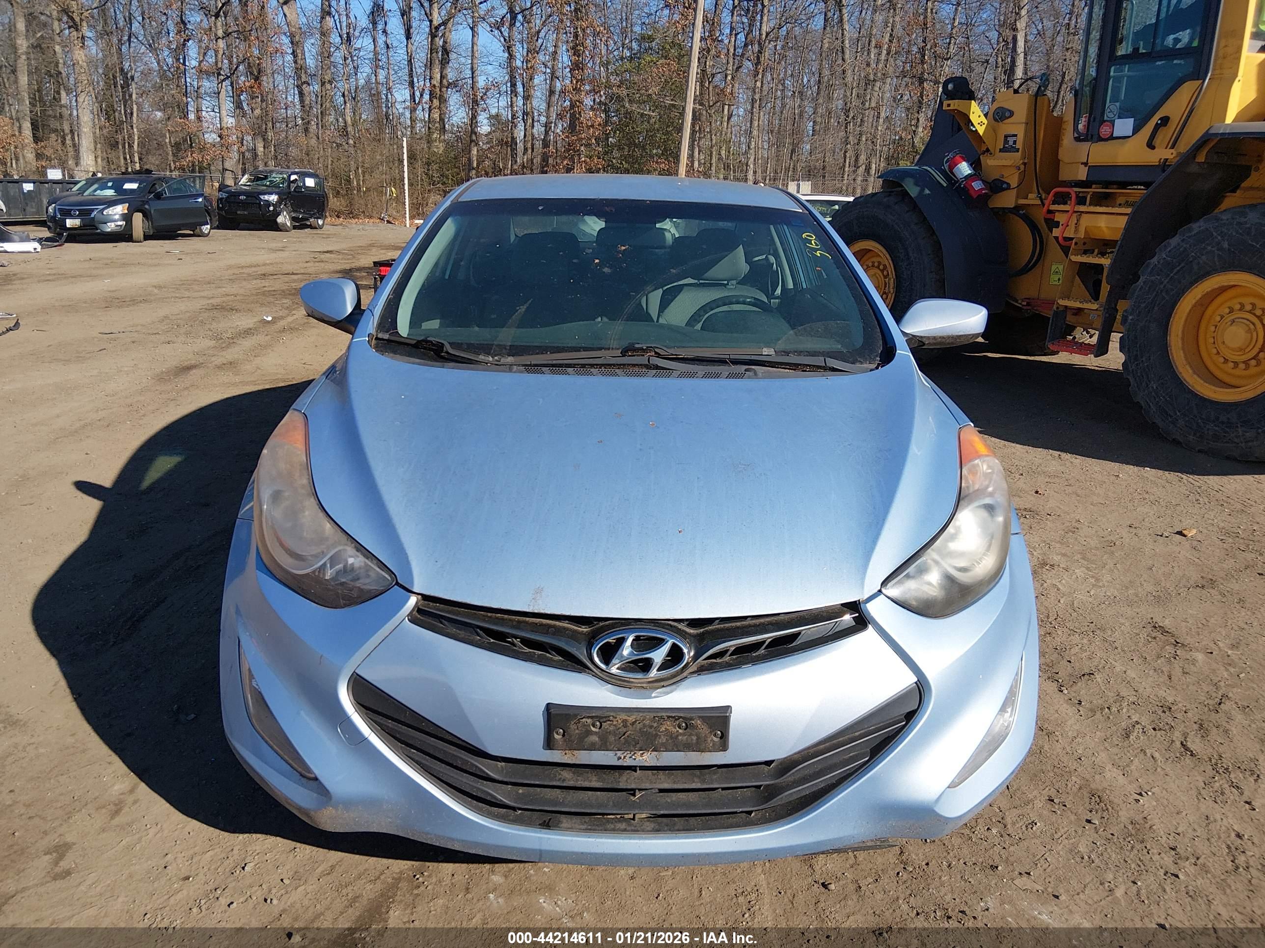HYUNDAI ELANTRA image 6
