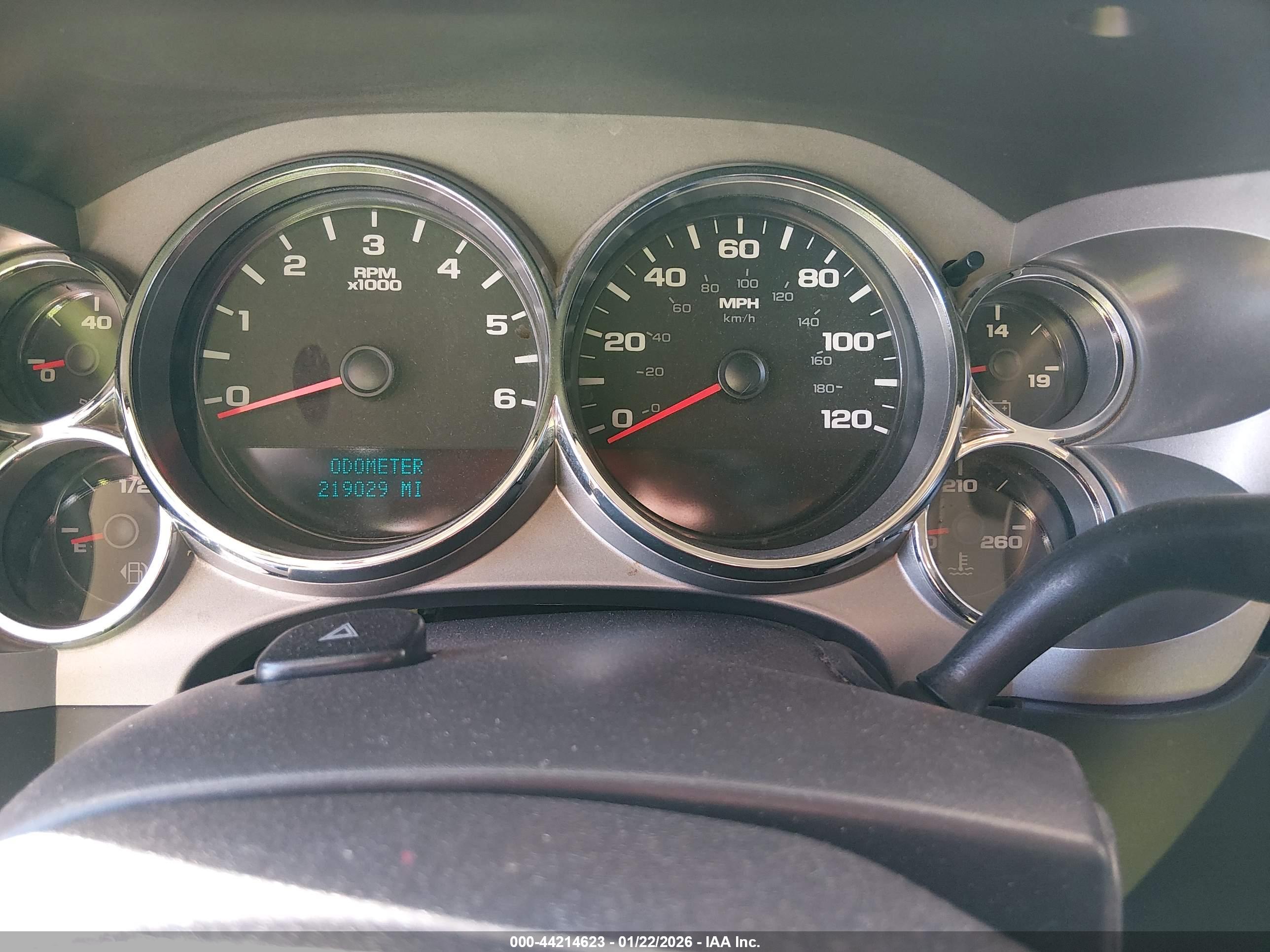 CHEVROLET SILVERADO image 7