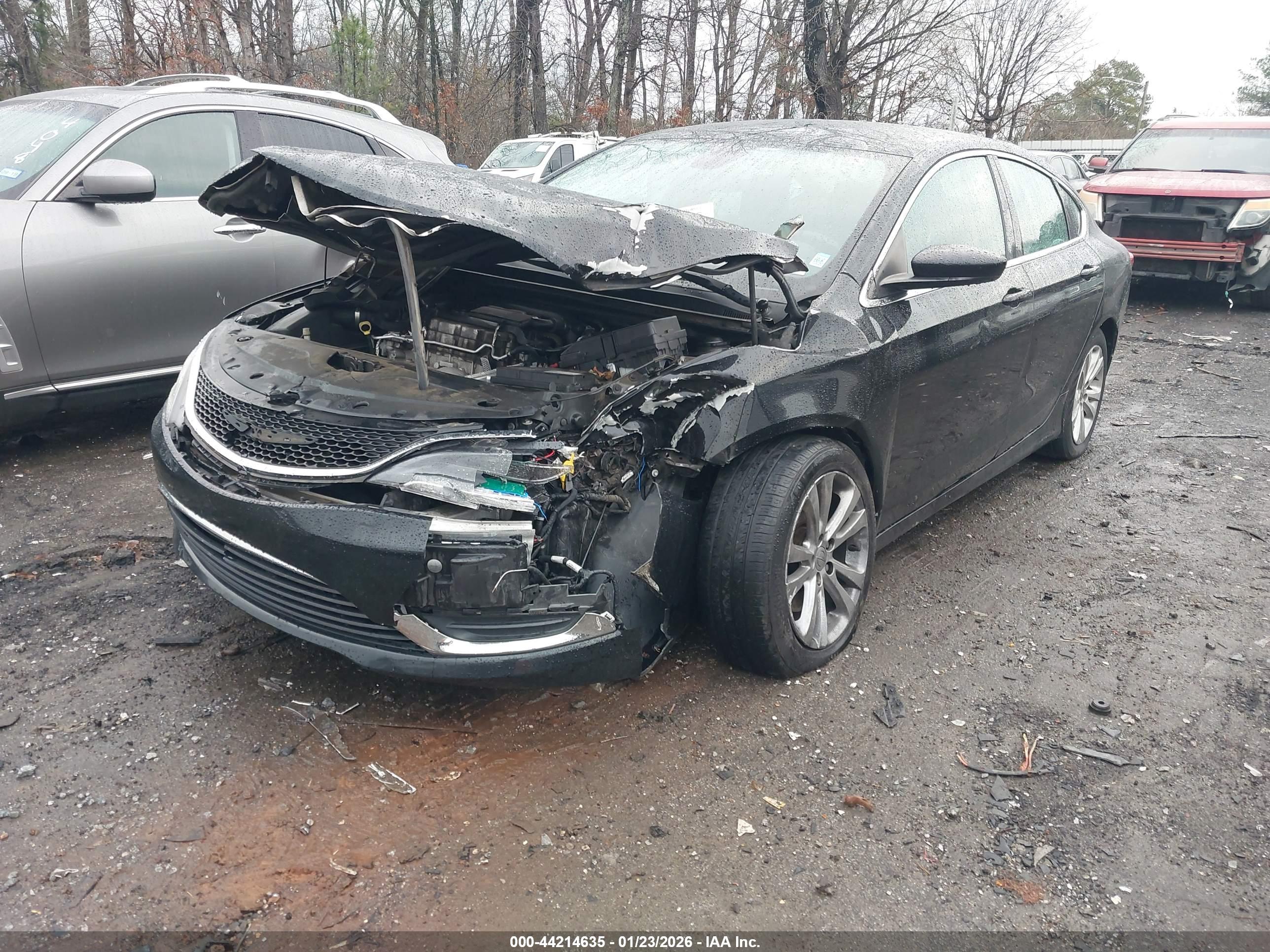 CHRYSLER 200 image 2