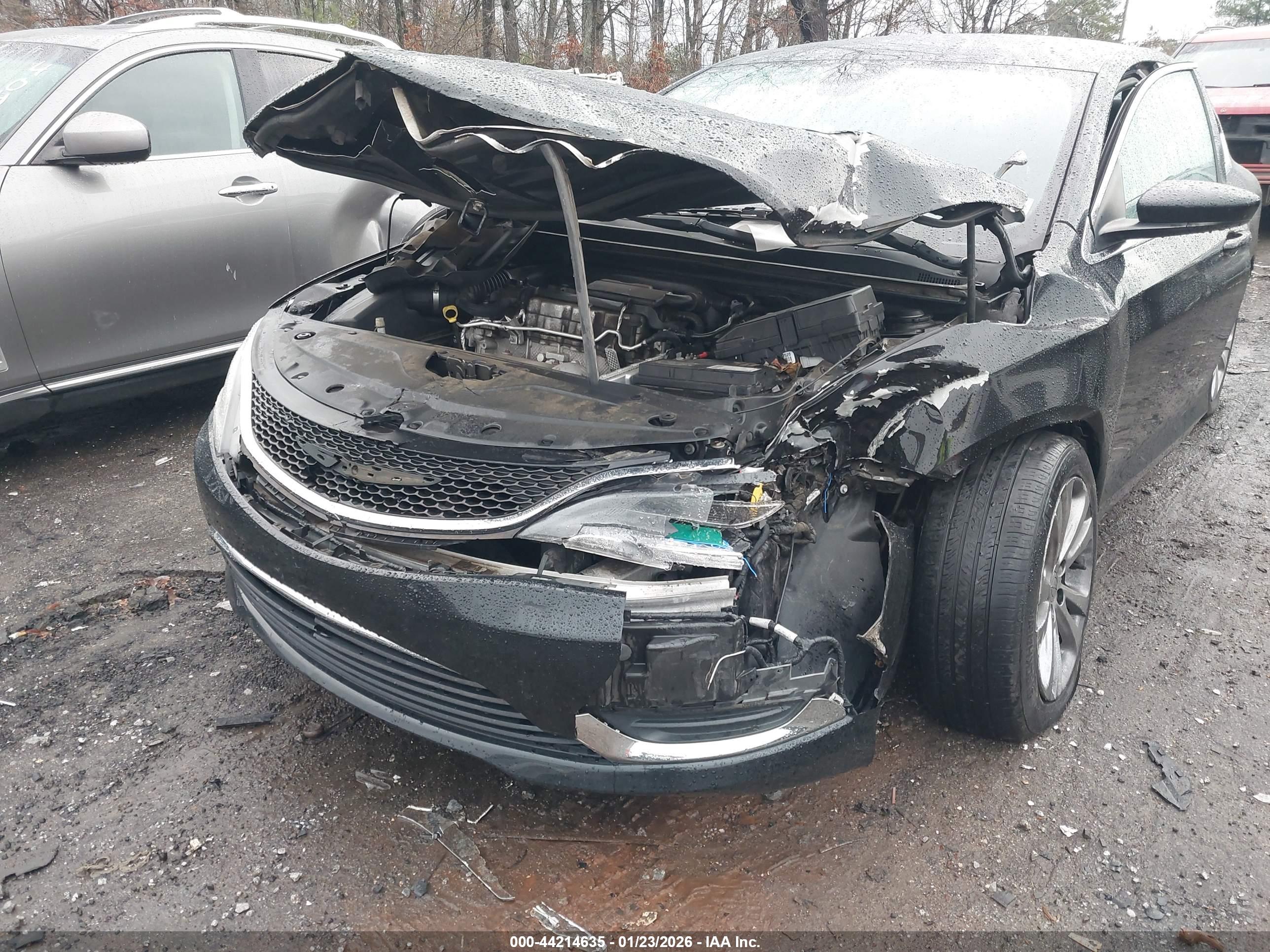 CHRYSLER 200 image 6