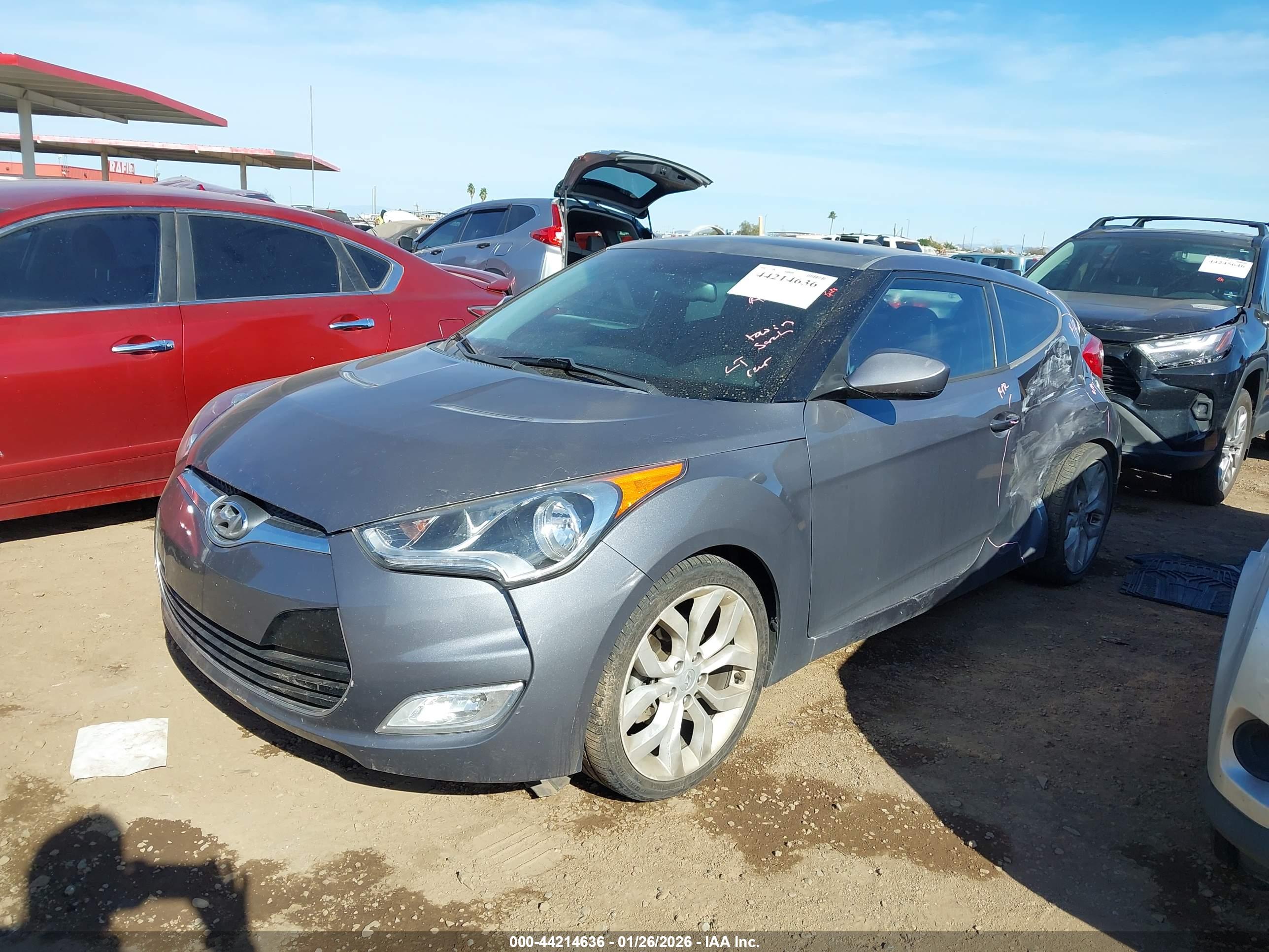 HYUNDAI VELOSTER image 2