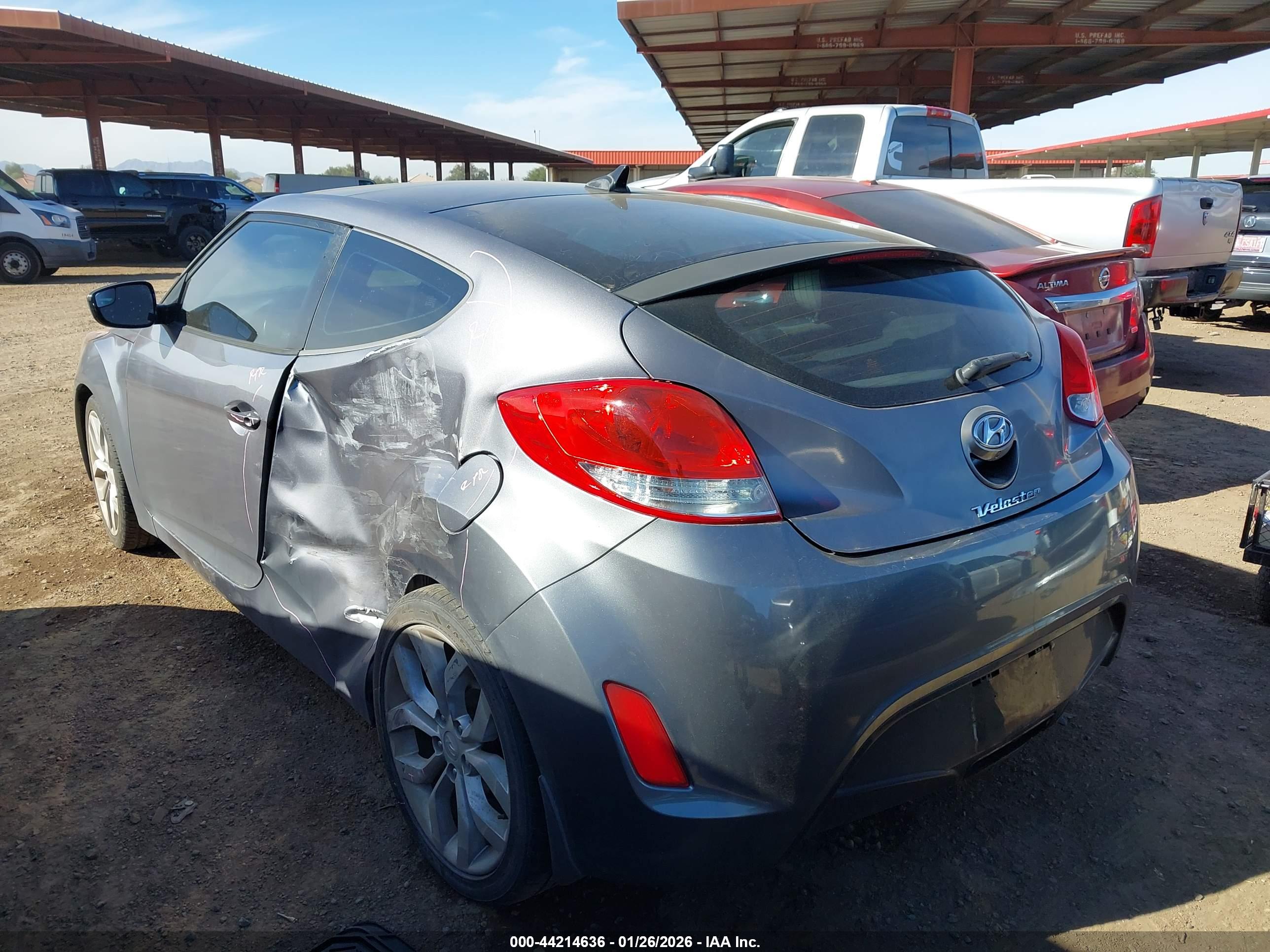HYUNDAI VELOSTER image 3