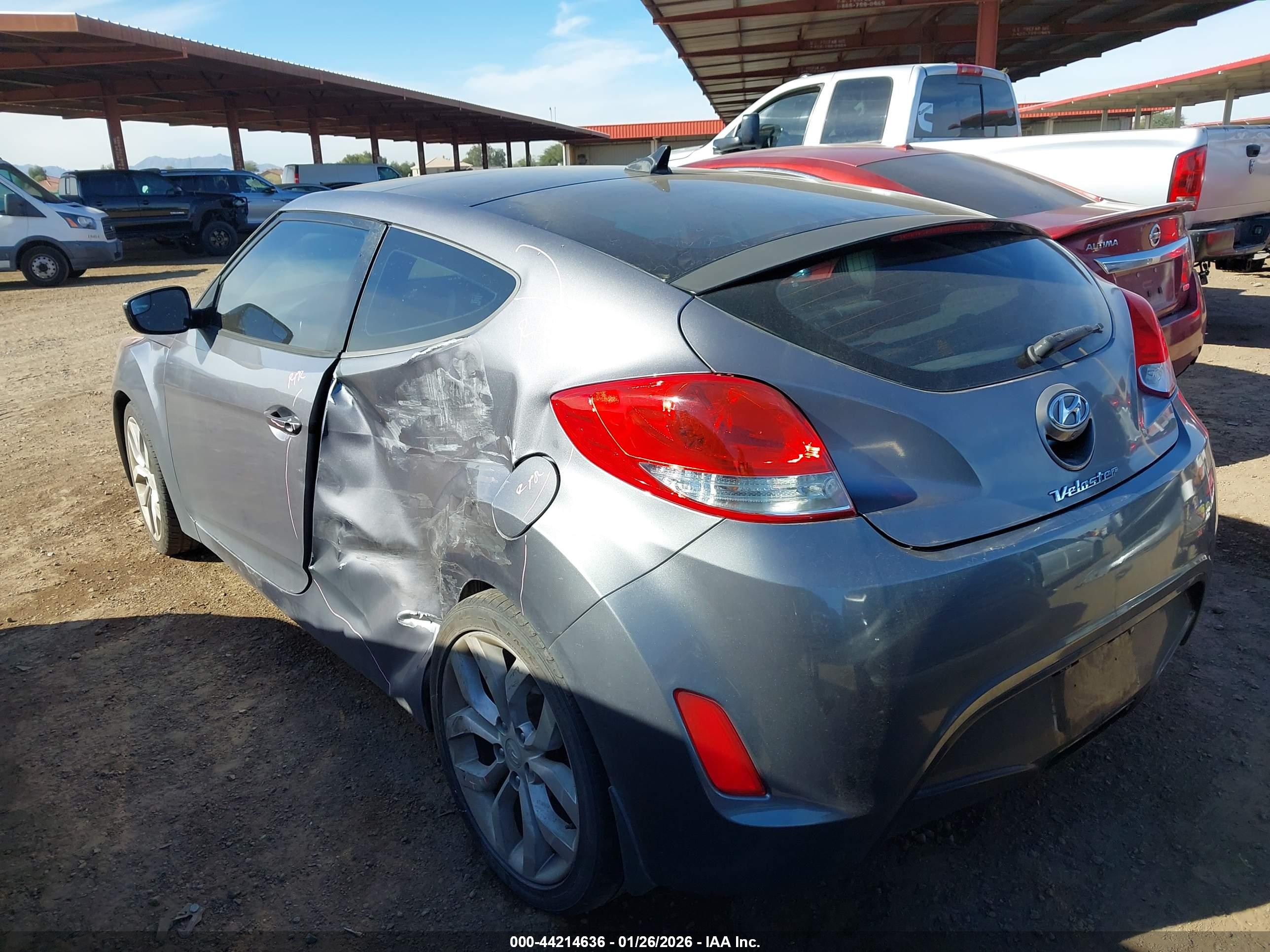 HYUNDAI VELOSTER image 6