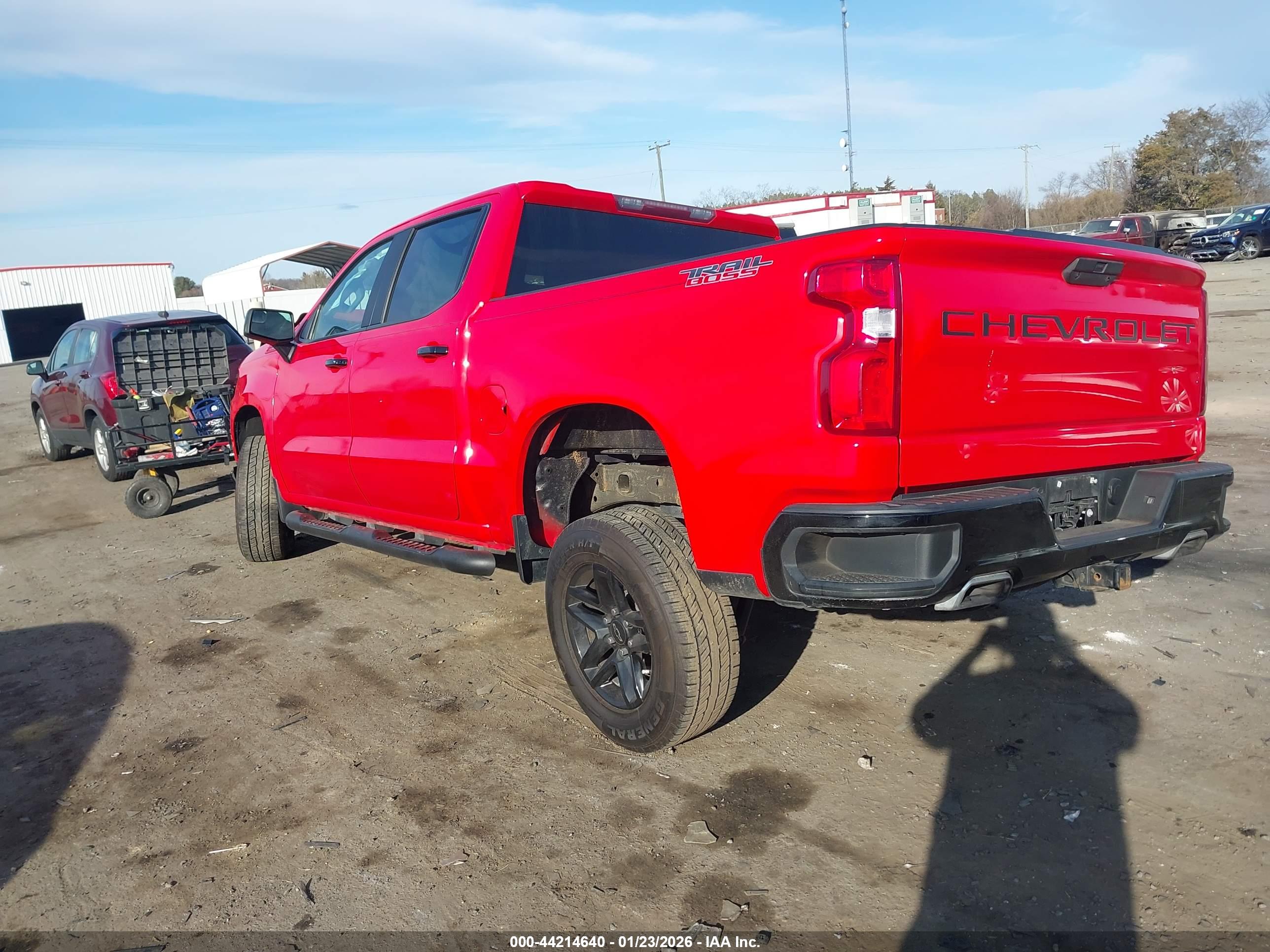 CHEVROLET SILVERADO image 3