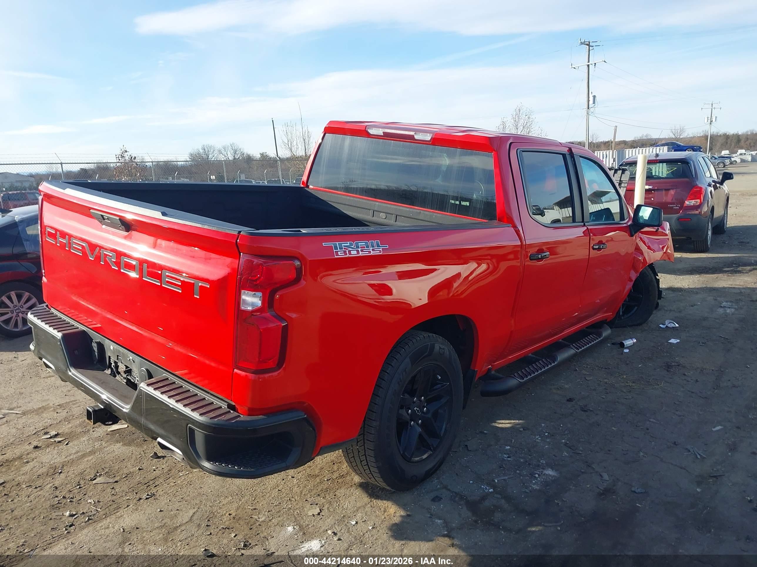 CHEVROLET SILVERADO image 4