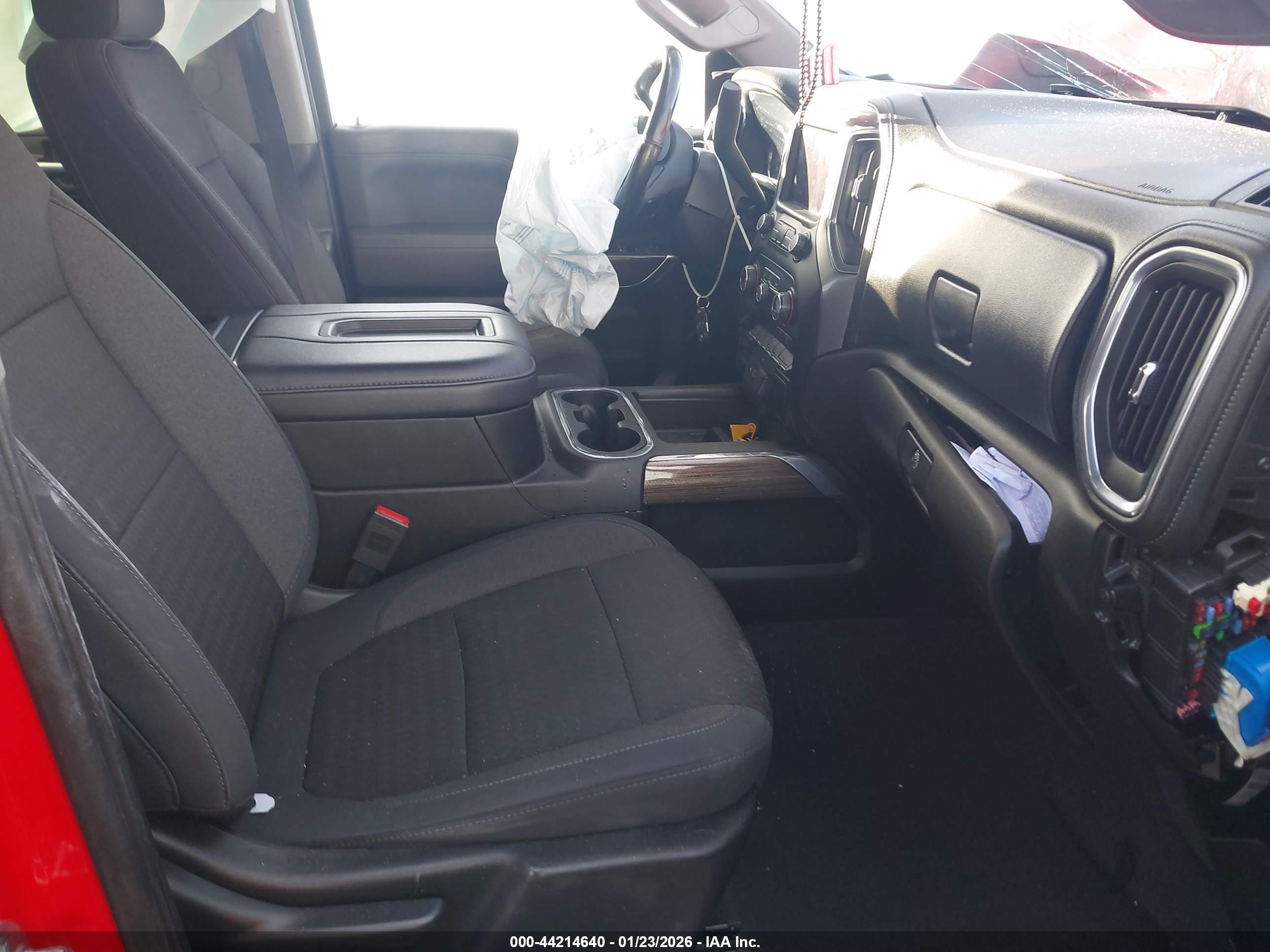 CHEVROLET SILVERADO image 5