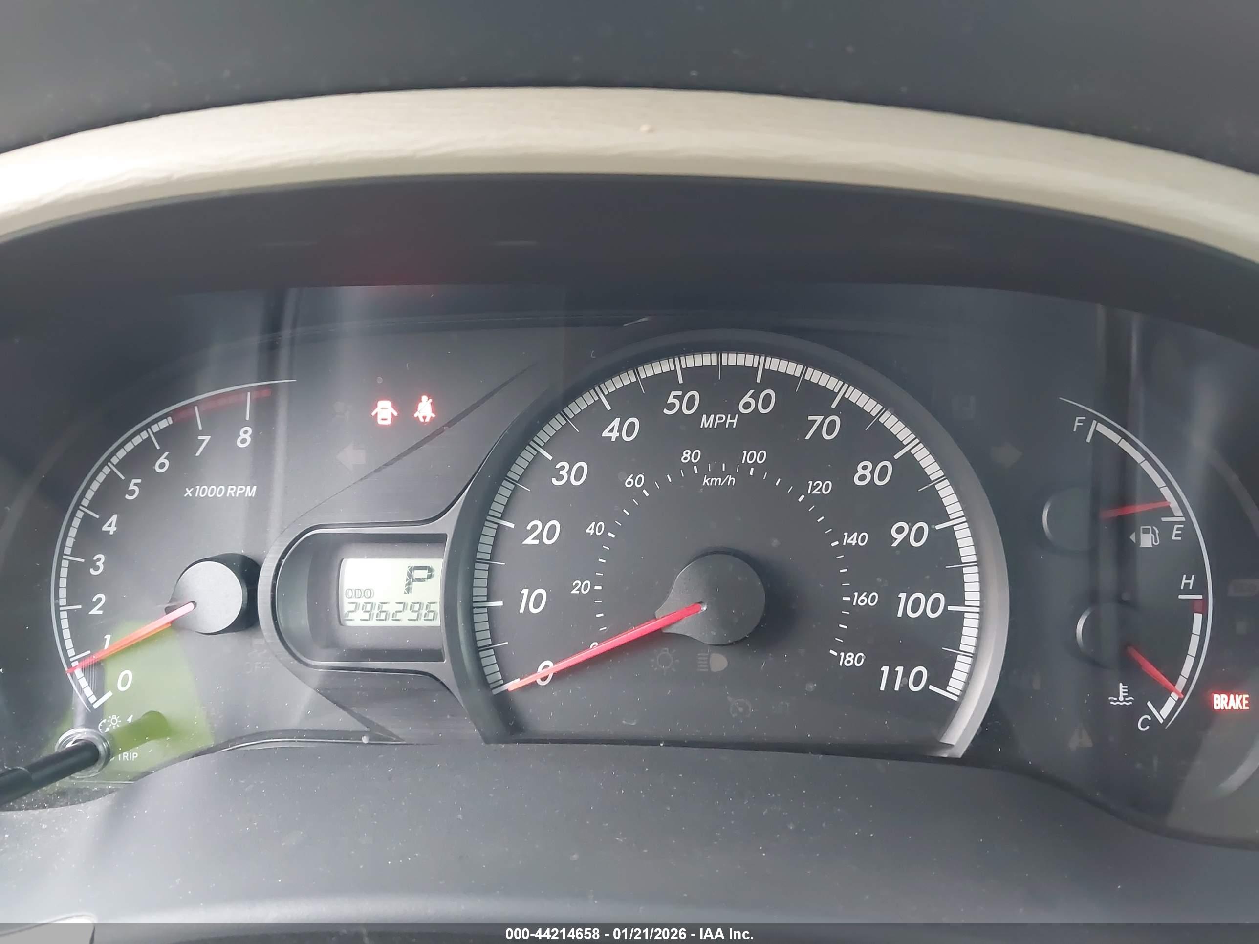 TOYOTA SIENNA image 7