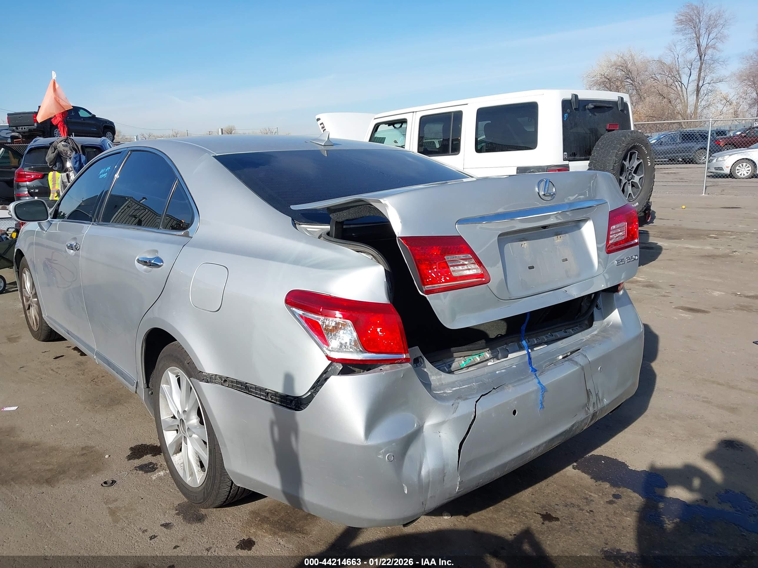 LEXUS ES image 6
