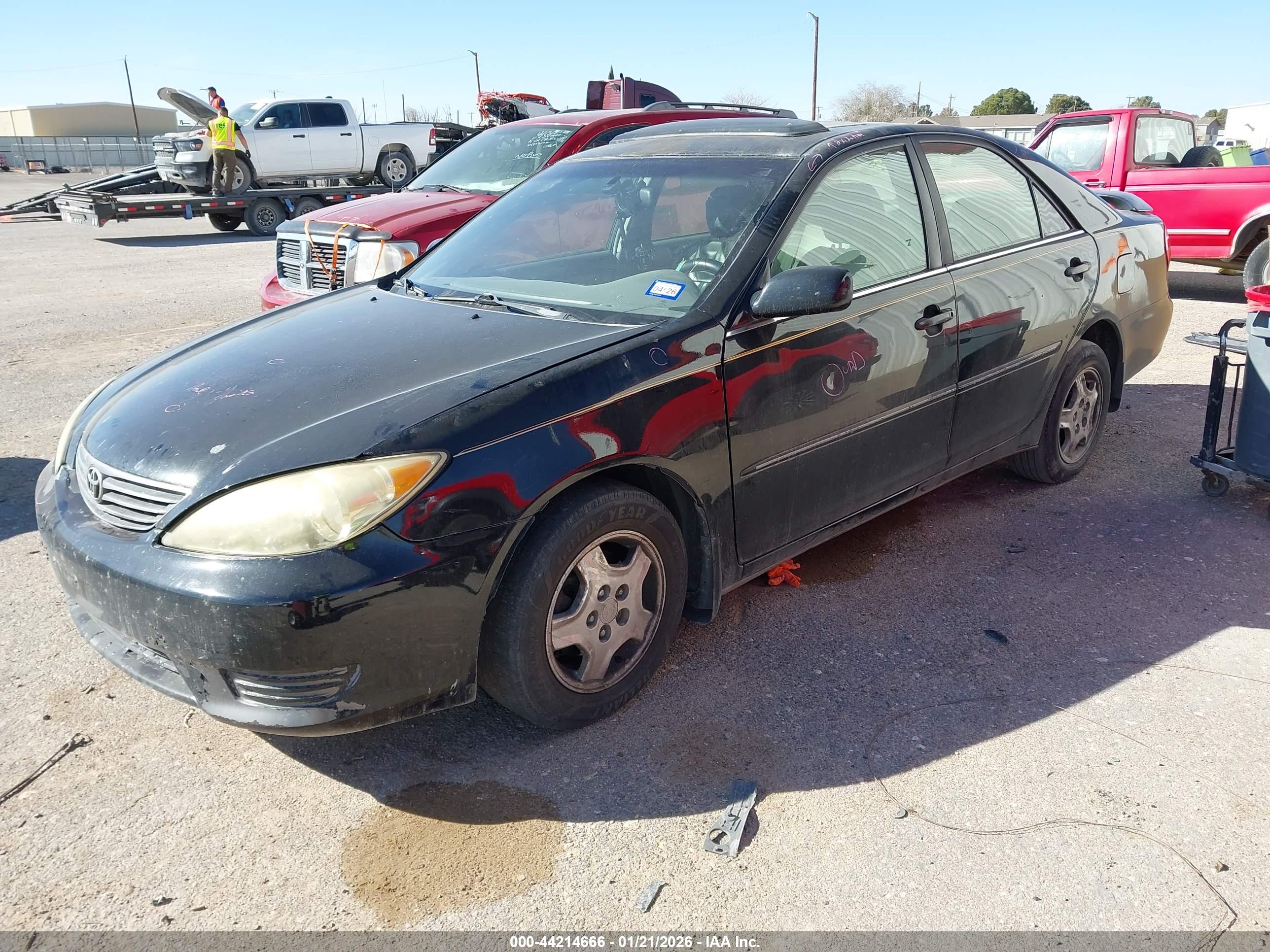 TOYOTA CAMRY image 2