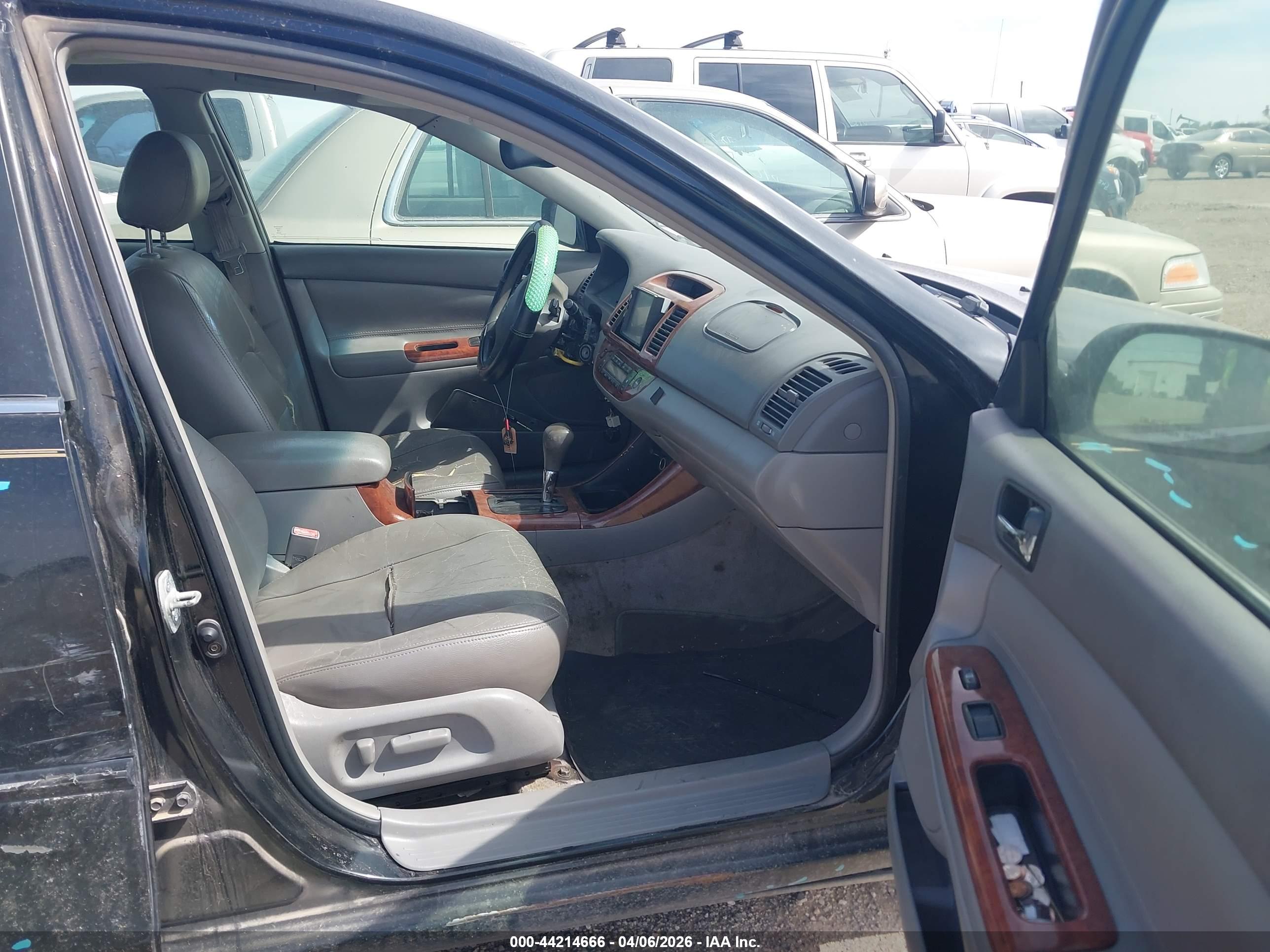 TOYOTA CAMRY image 5