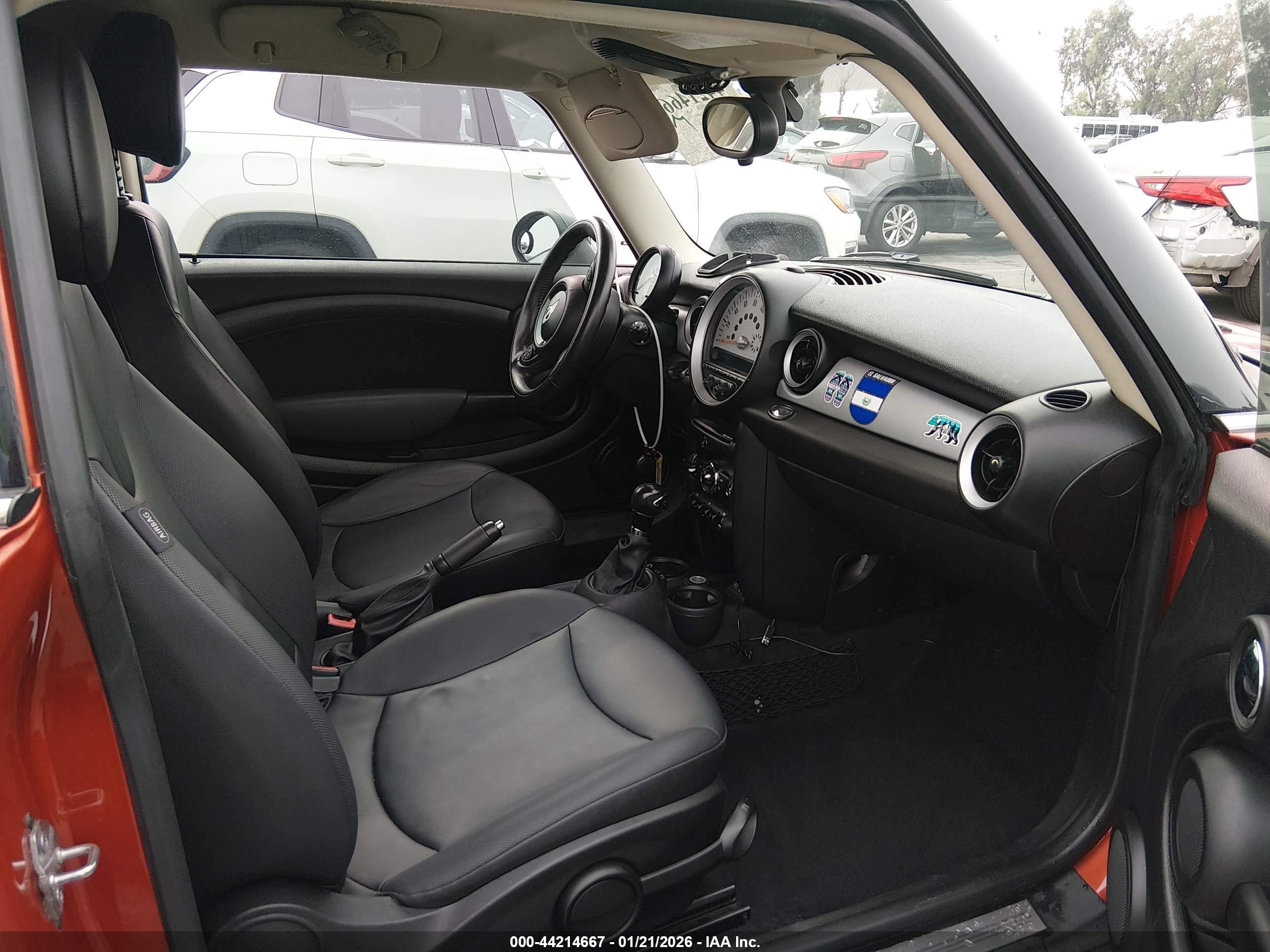 MINI CLUBMAN image 5
