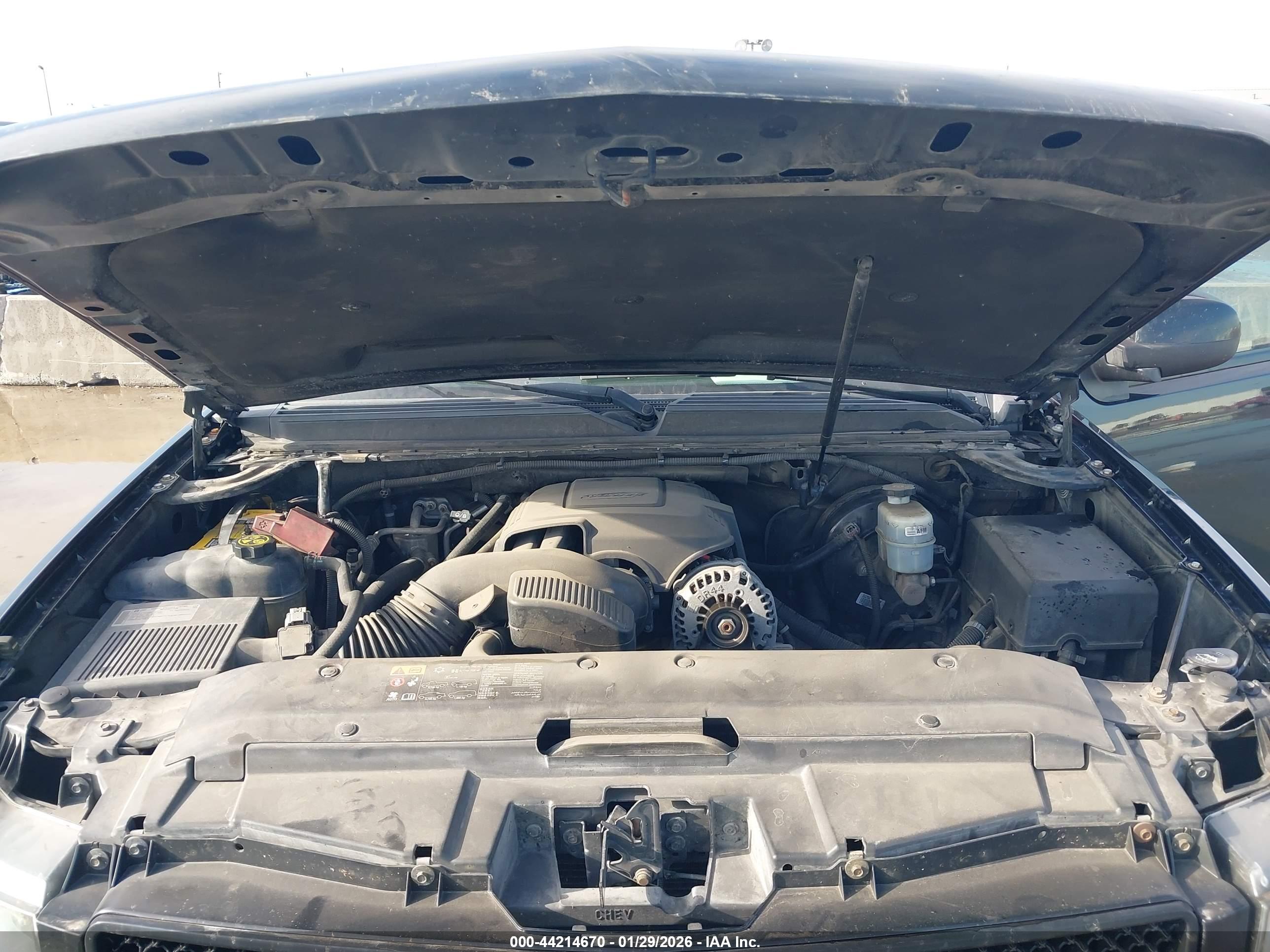 CHEVROLET SUBURBAN image 10