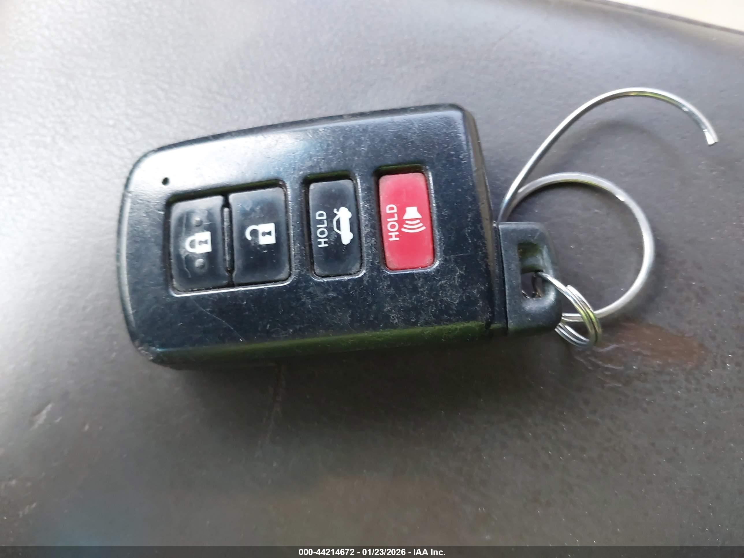 TOYOTA AVALON image 11