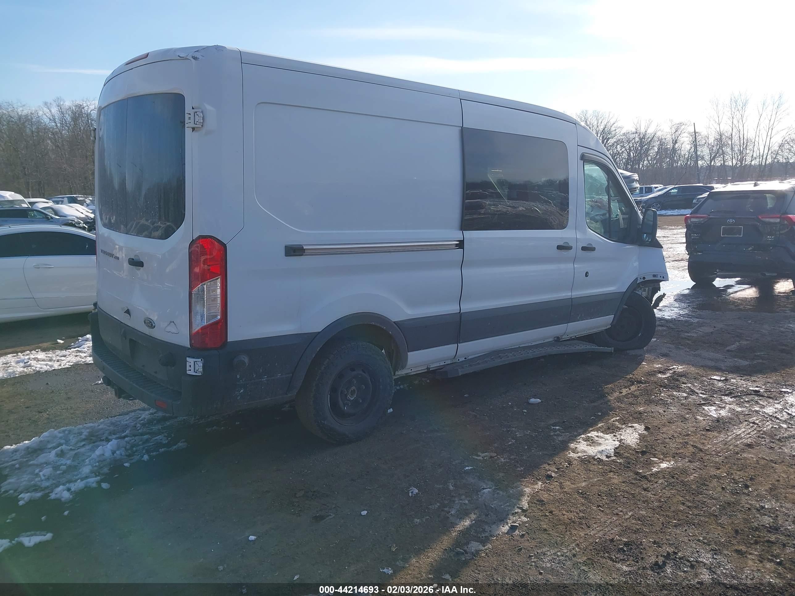 FORD TRANSIT-250 image 4