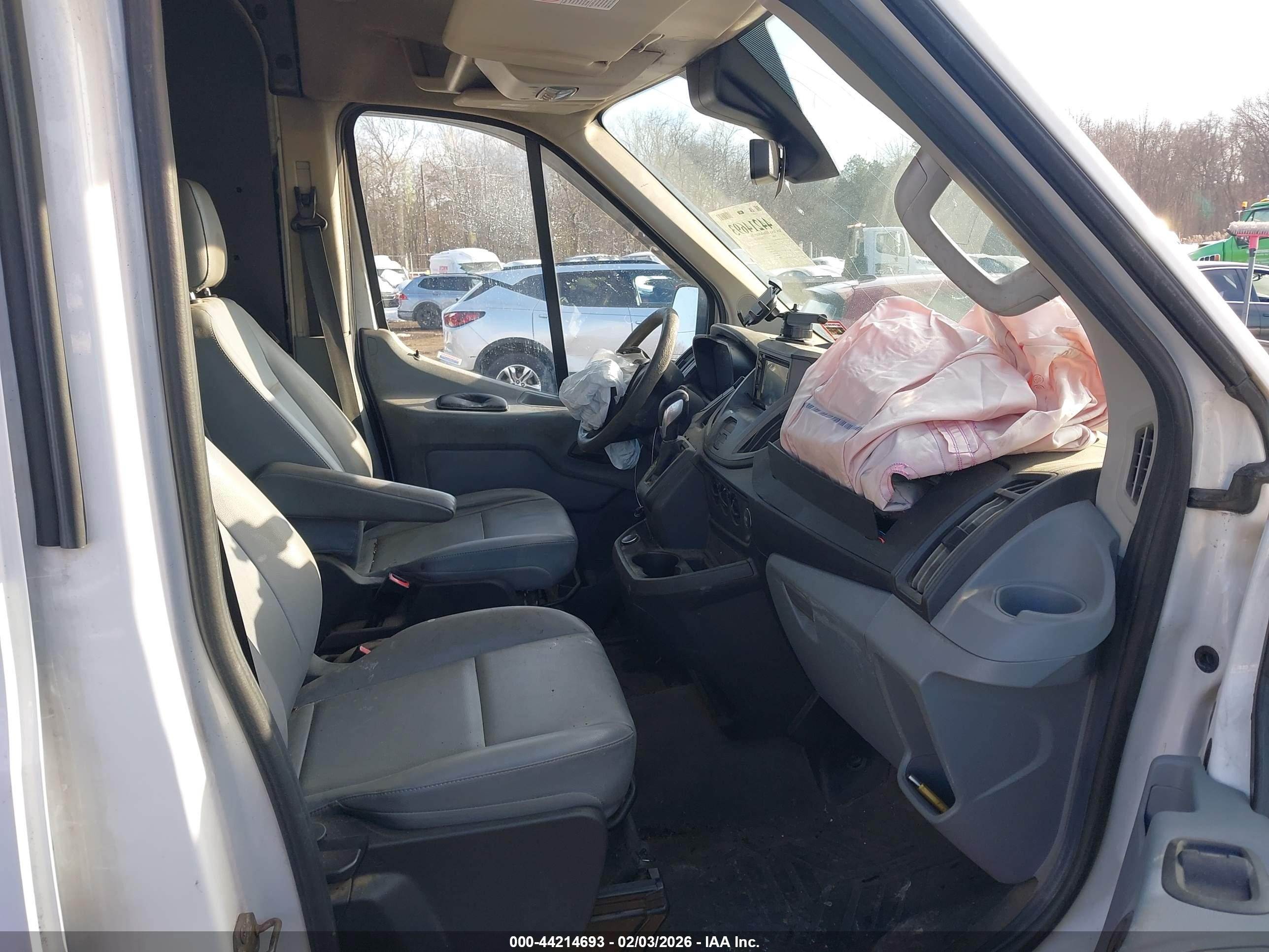FORD TRANSIT-250 image 5