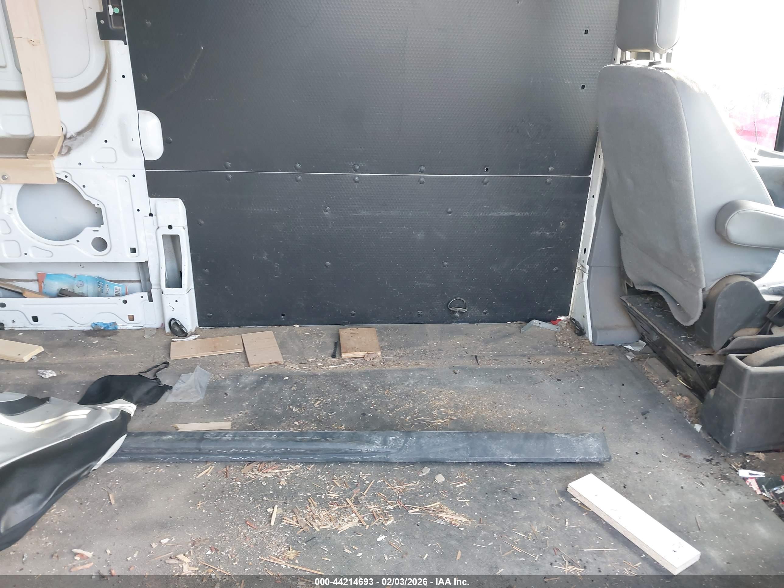 FORD TRANSIT-250 image 8