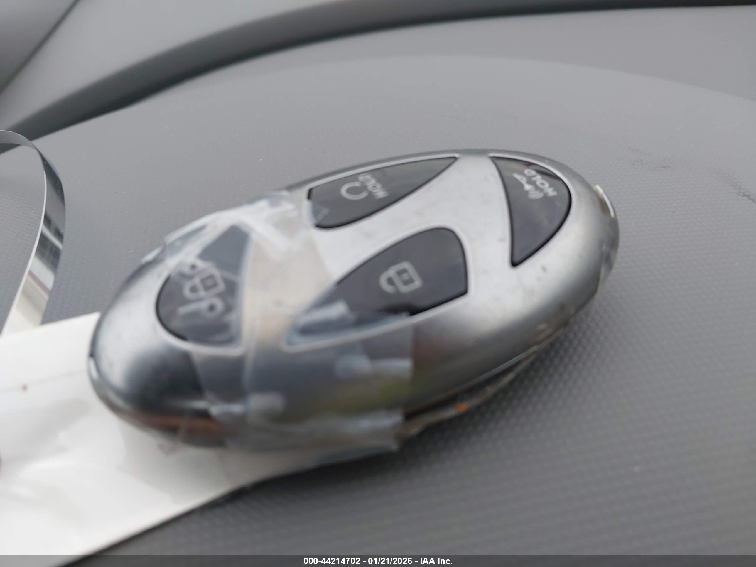 HYUNDAI ELANTRA image 11
