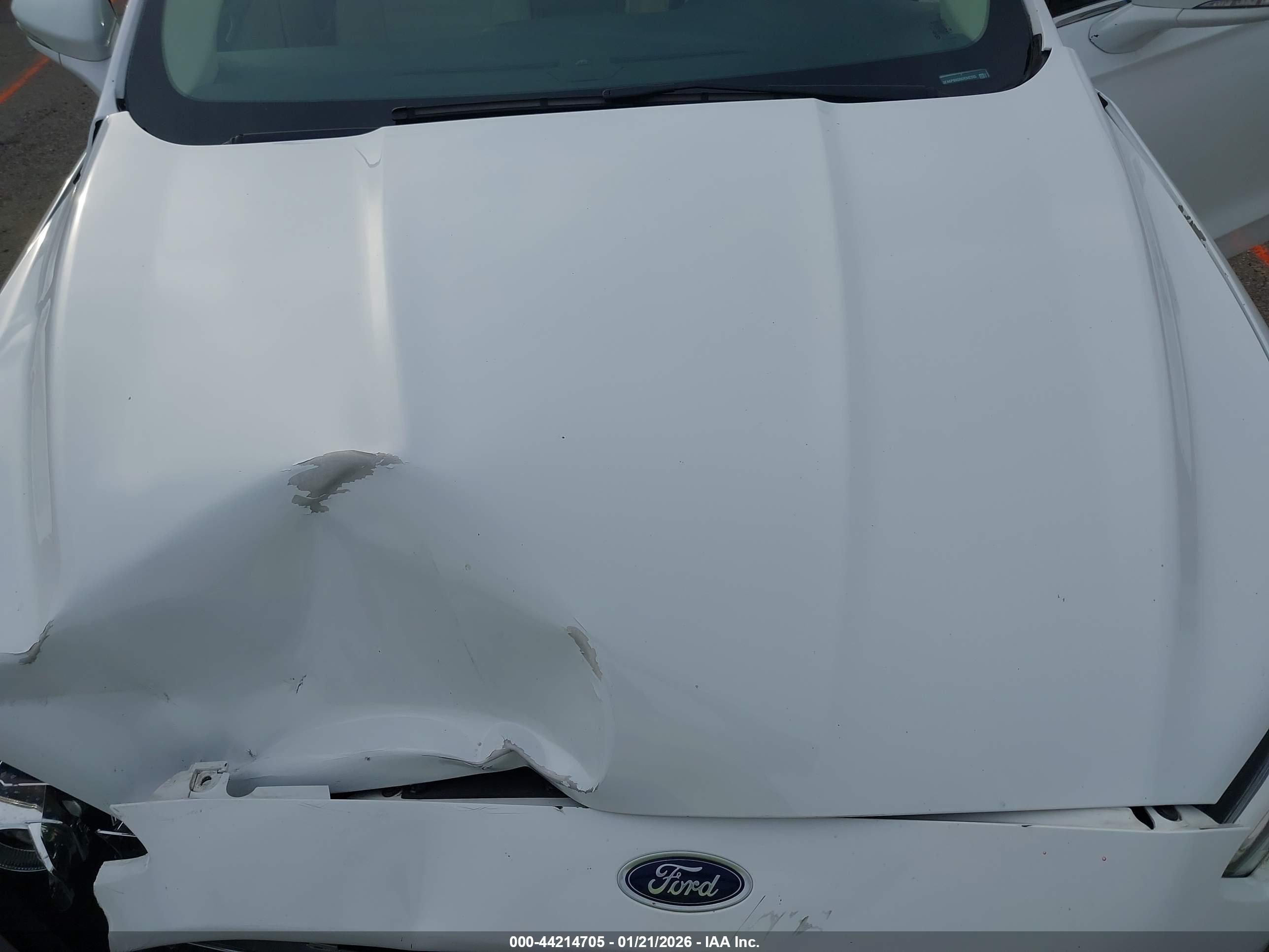 FORD FUSION image 10