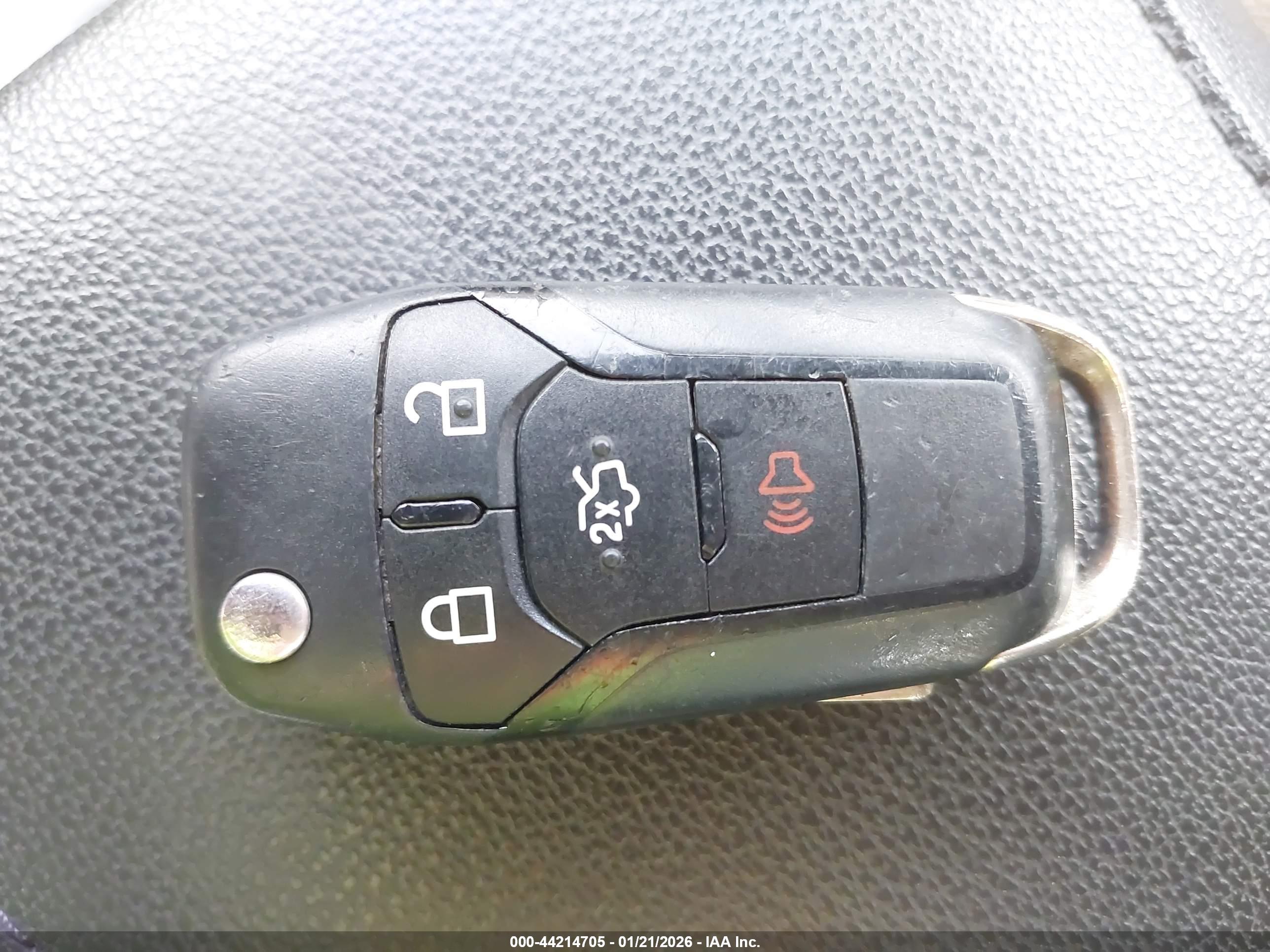 FORD FUSION image 11