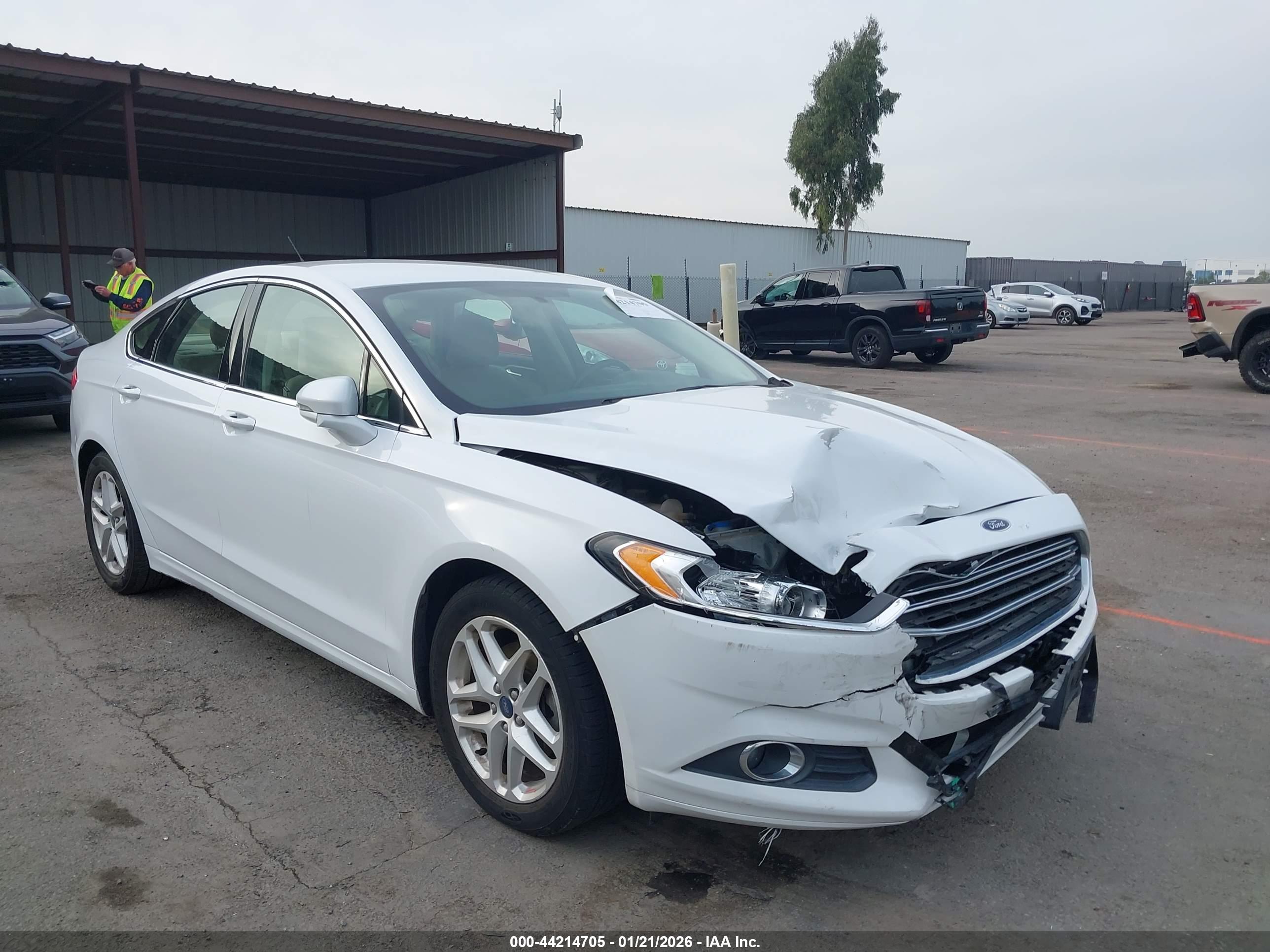 FORD FUSION image 6