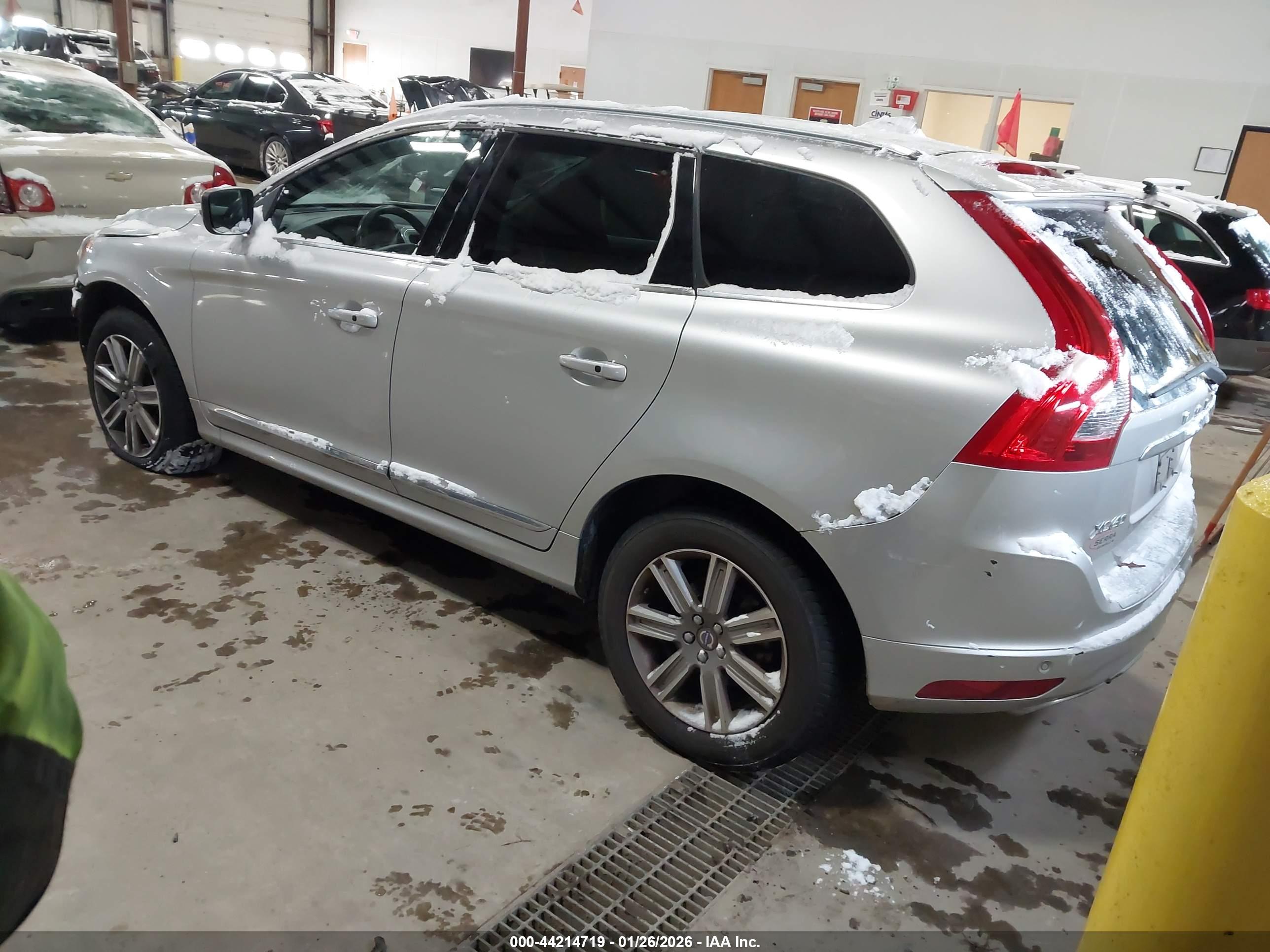 VOLVO XC60 image 3