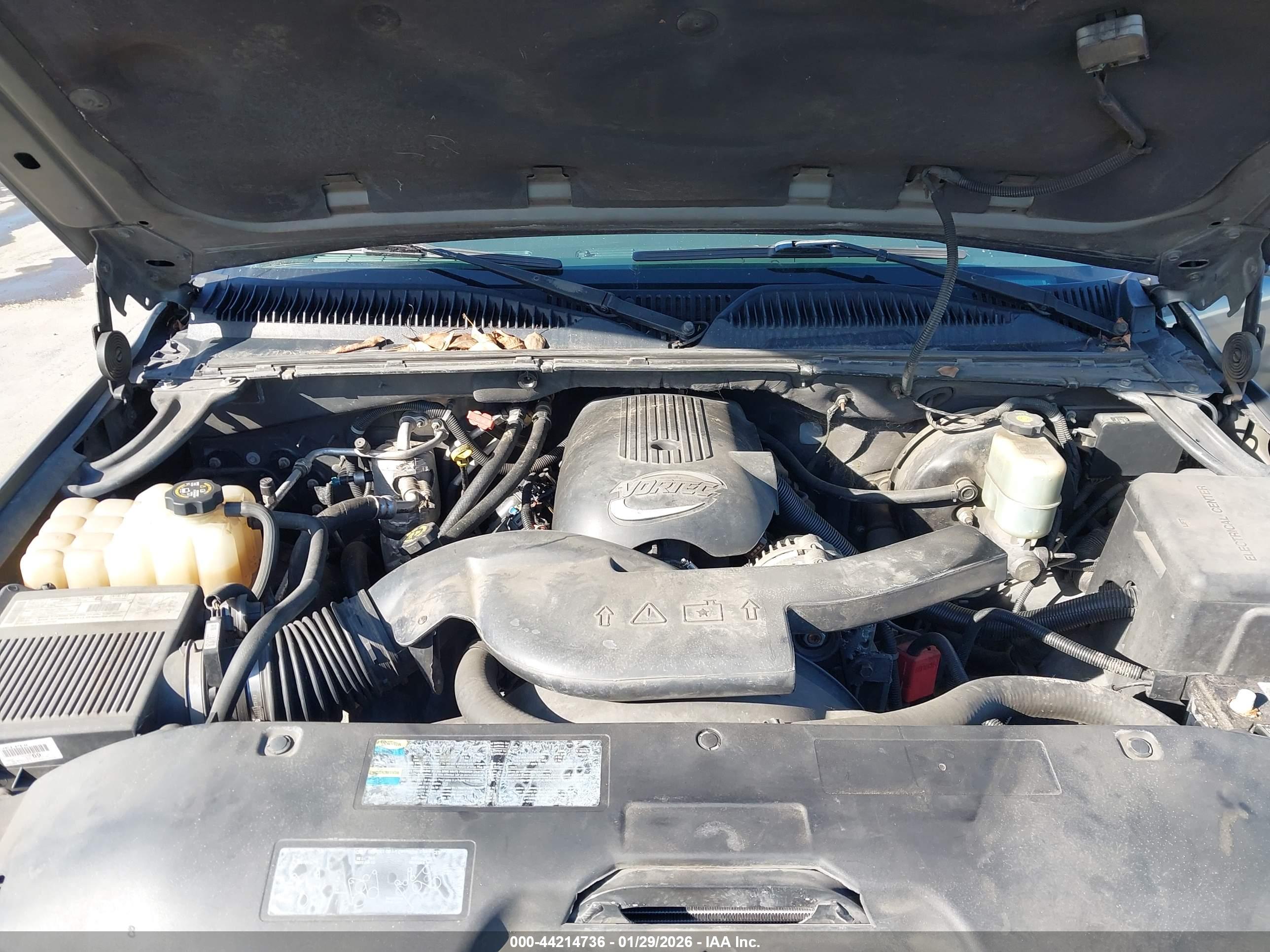 CHEVROLET SUBURBAN image 10