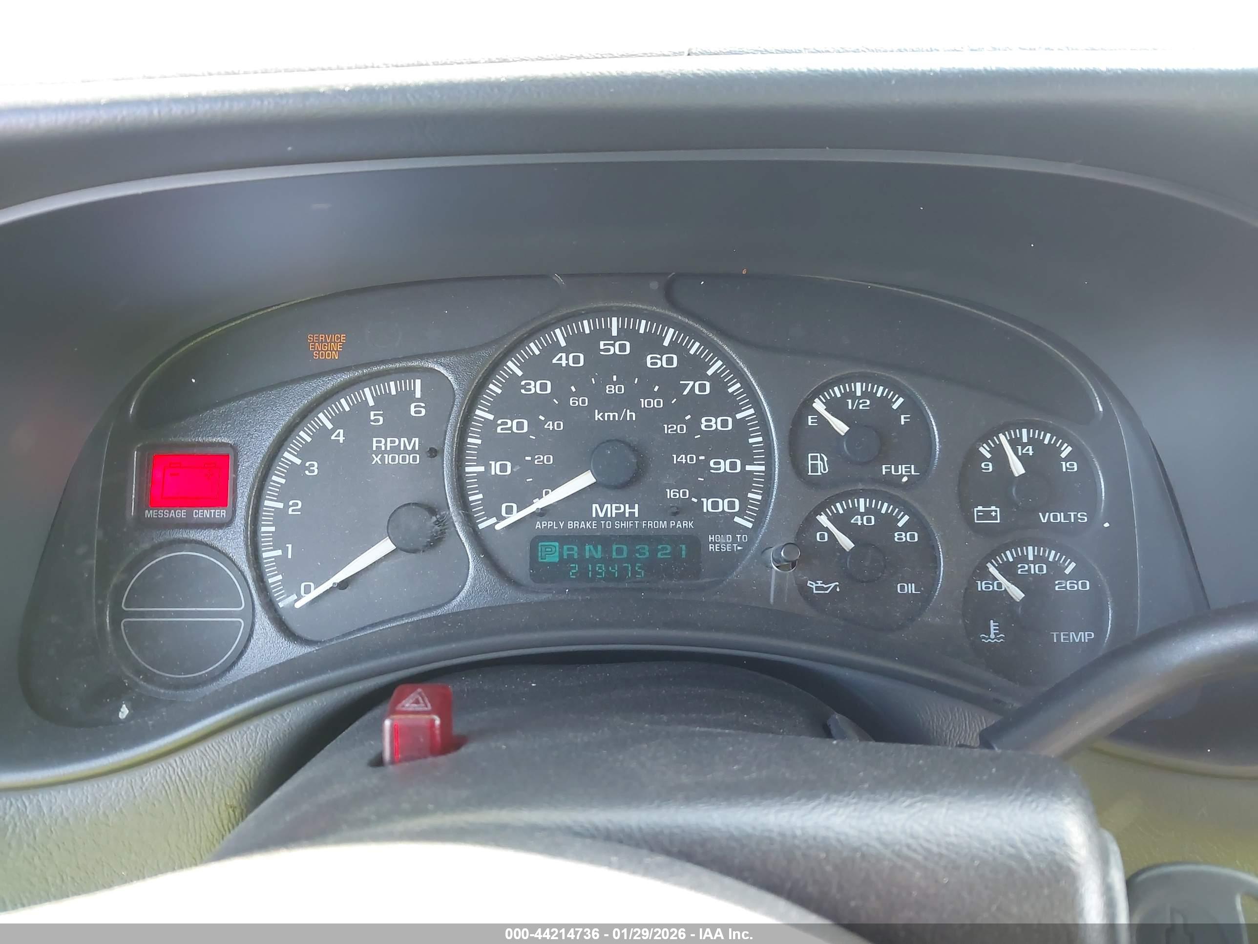 CHEVROLET SUBURBAN image 7