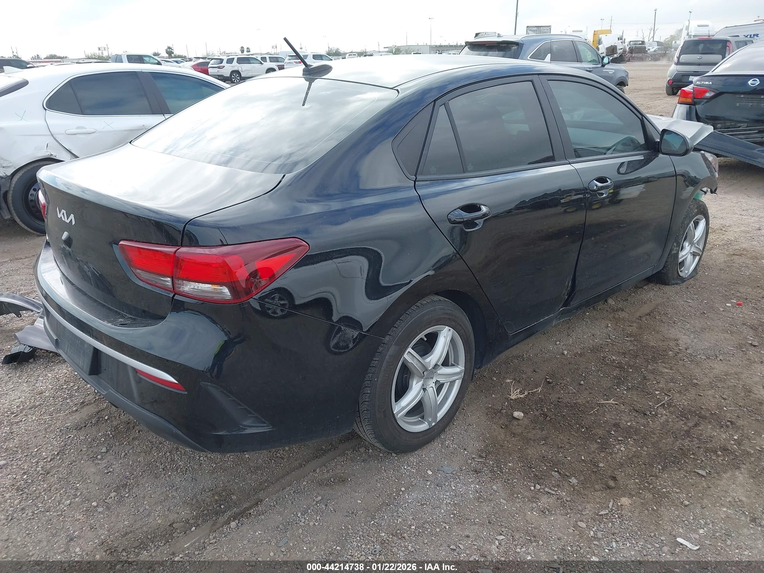 KIA RIO image 4