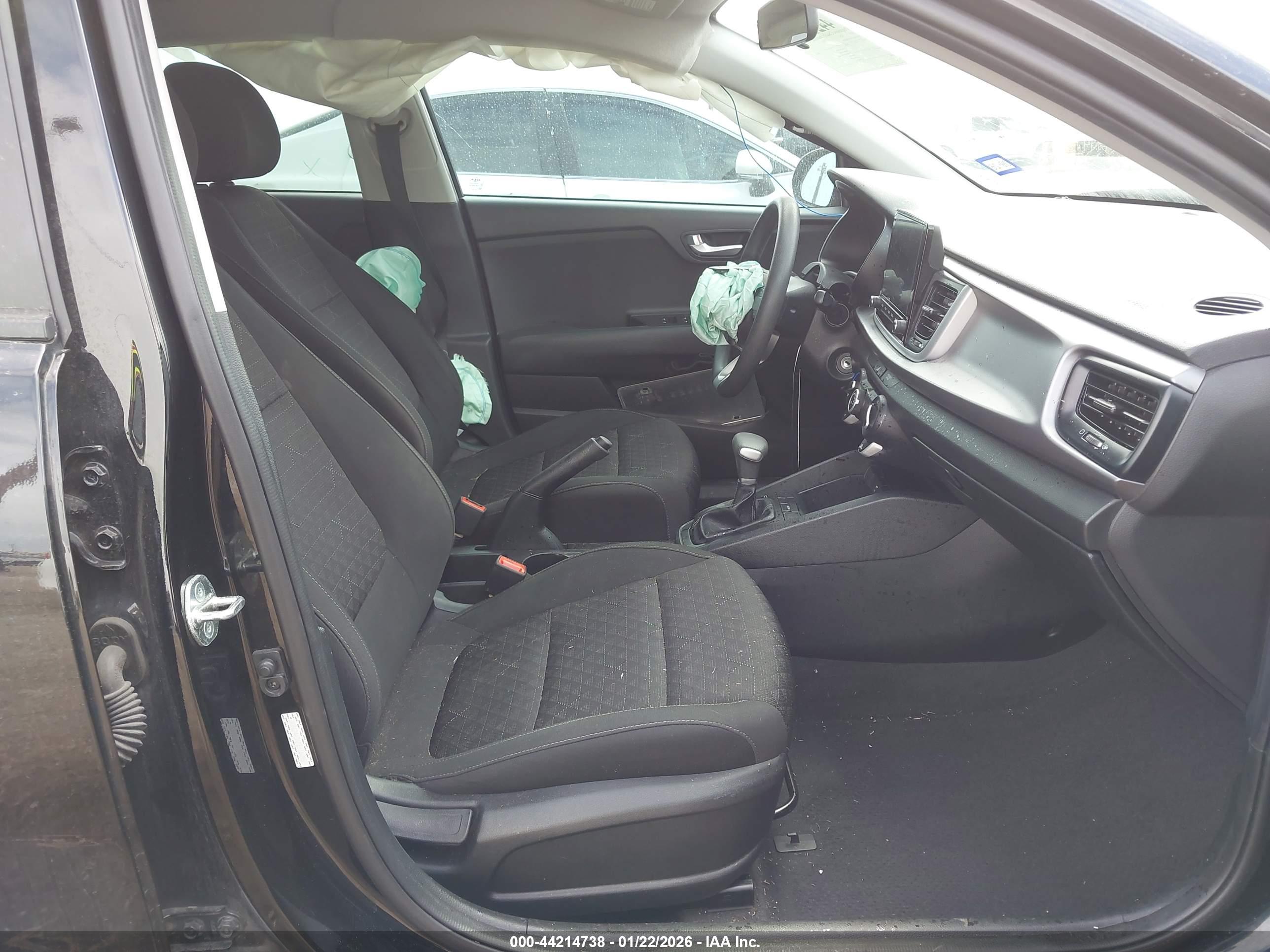 KIA RIO image 5