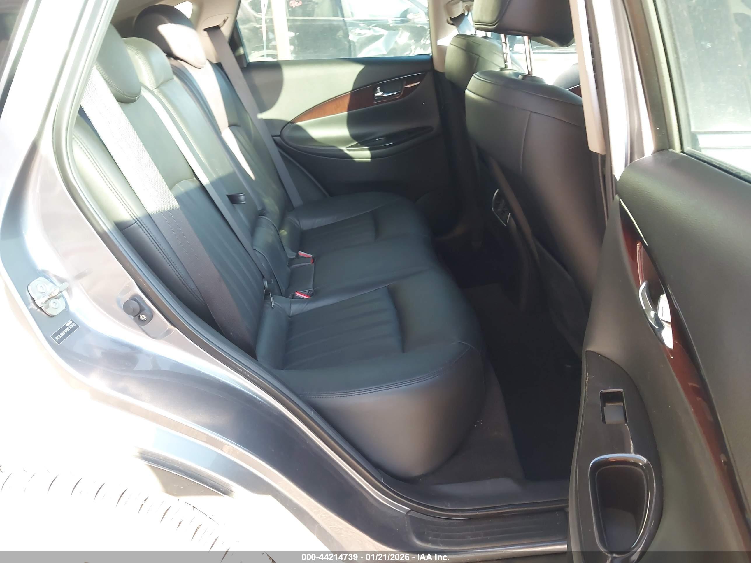 INFINITI QX50 image 8