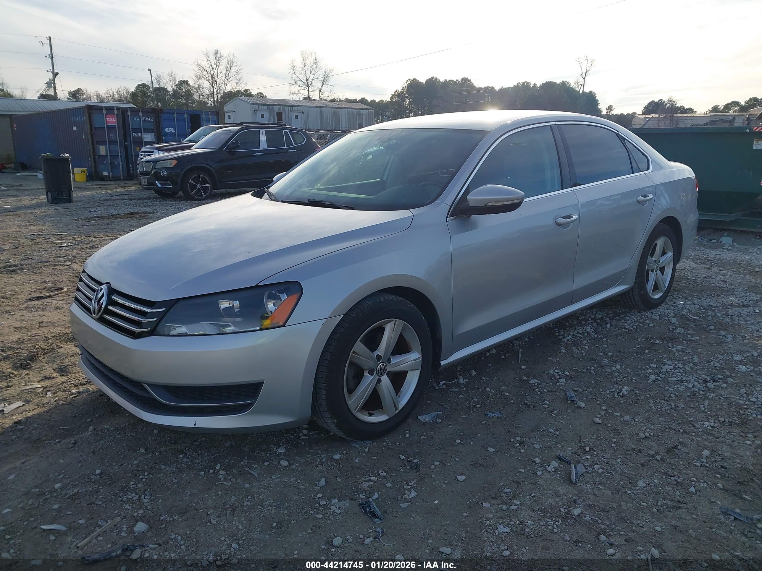 VOLKSWAGEN PASSAT image 2