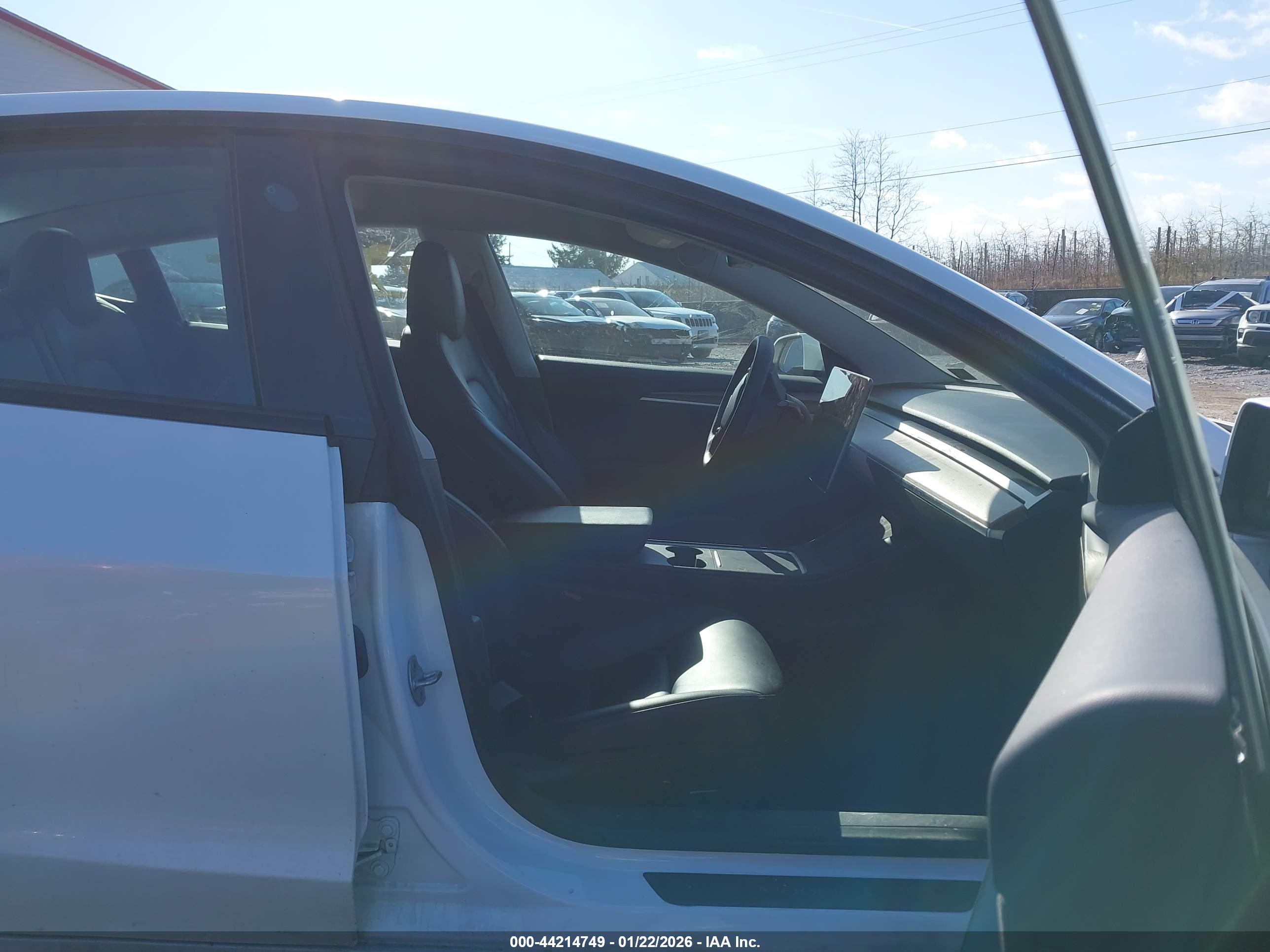 TESLA MODEL image 5
