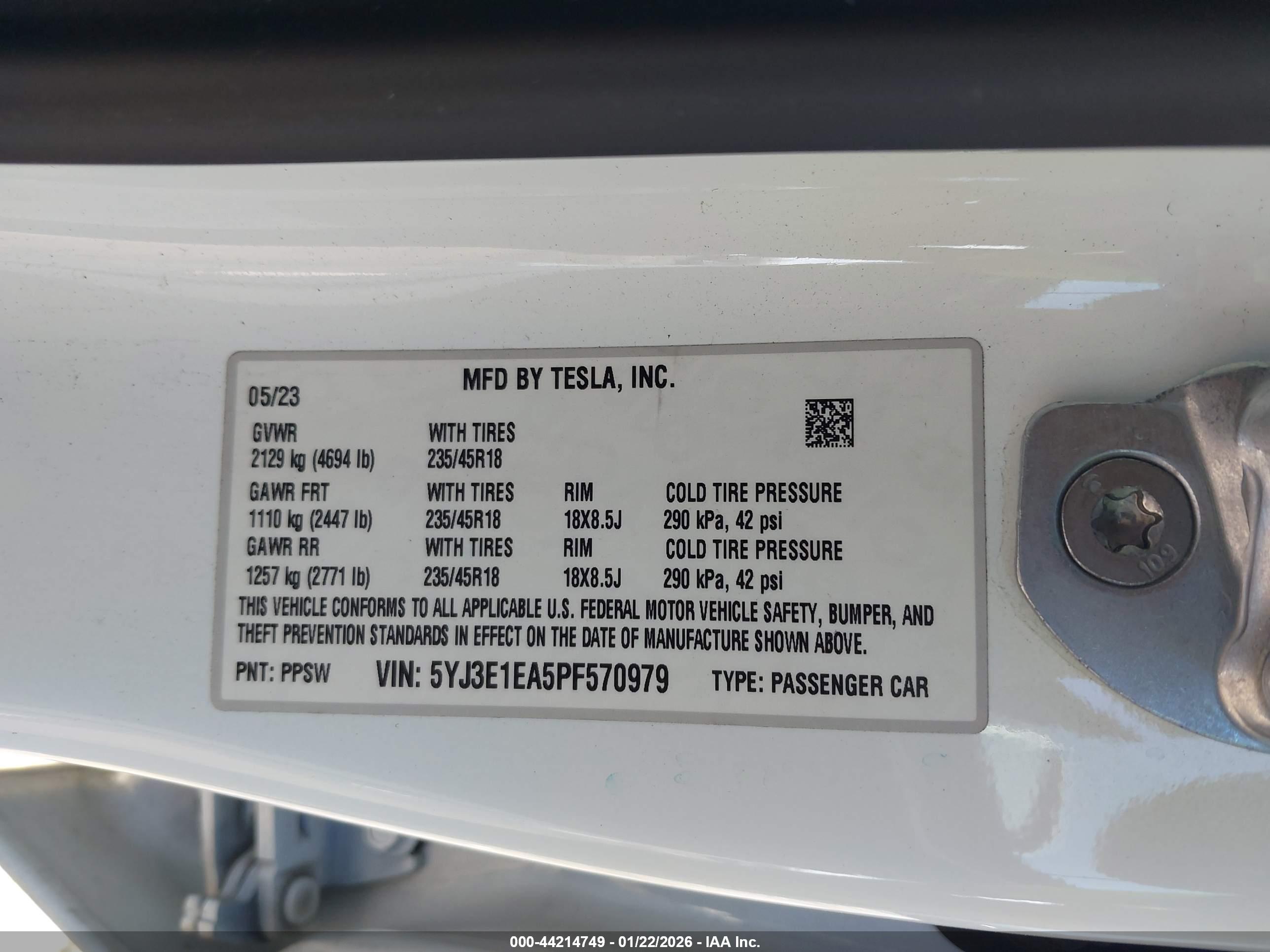 TESLA MODEL image 9