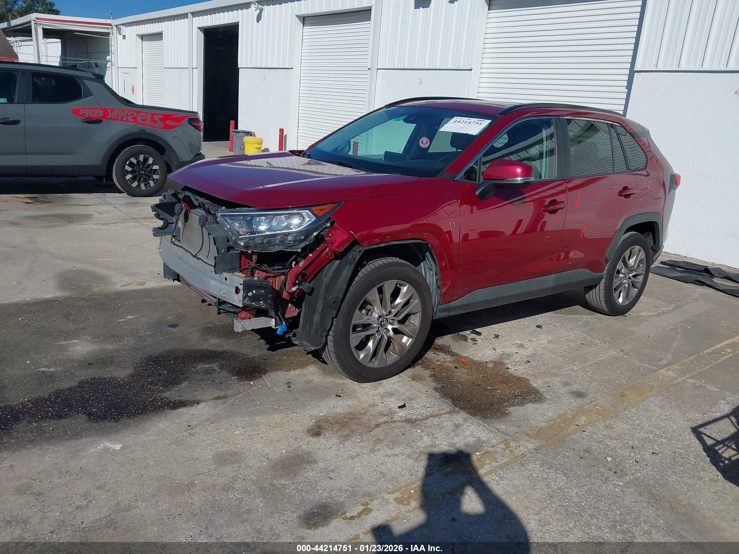 TOYOTA RAV4 image 2