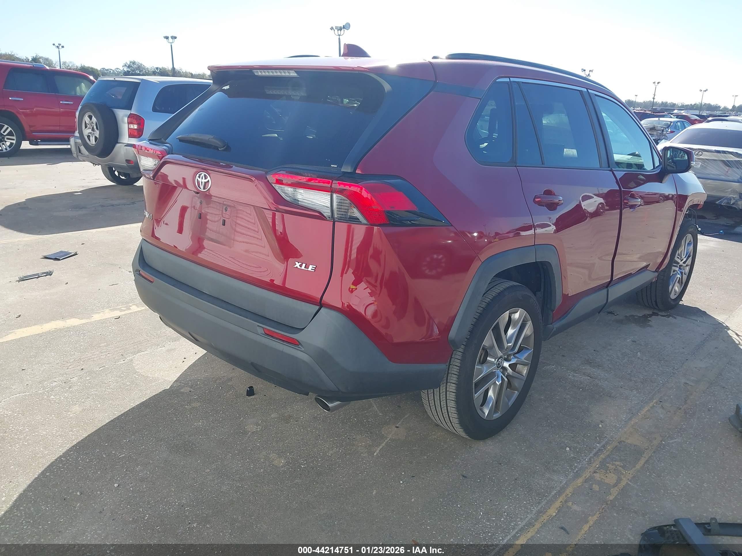 TOYOTA RAV4 image 4