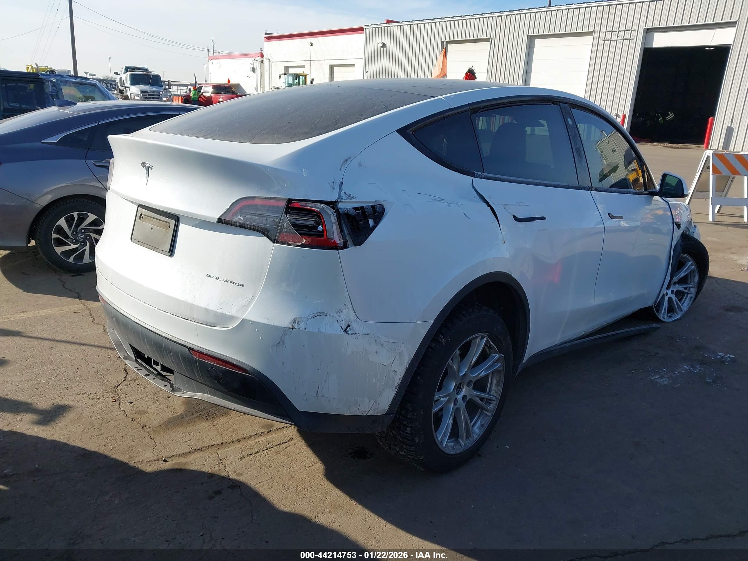 TESLA MODEL image 4