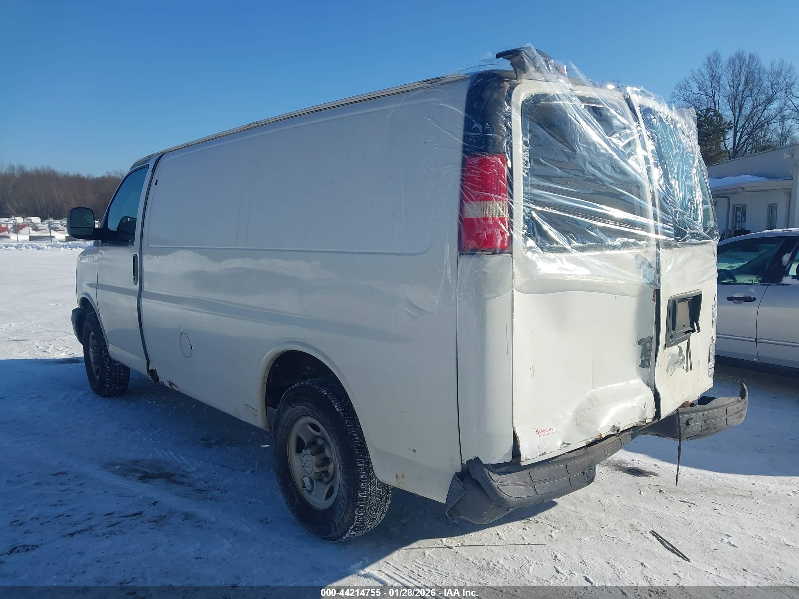 CHEVROLET EXPRESS image 3
