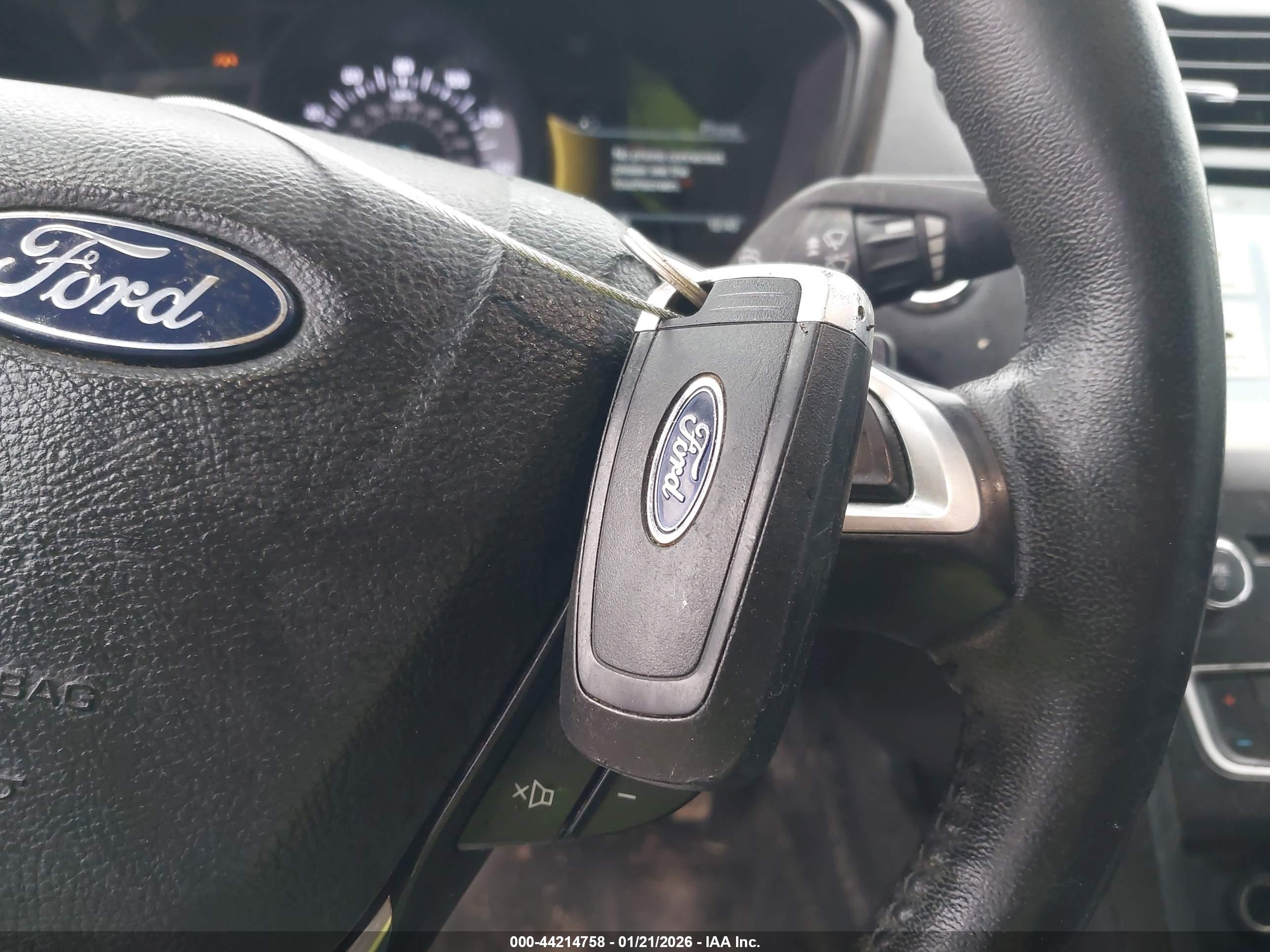 FORD FUSION image 11