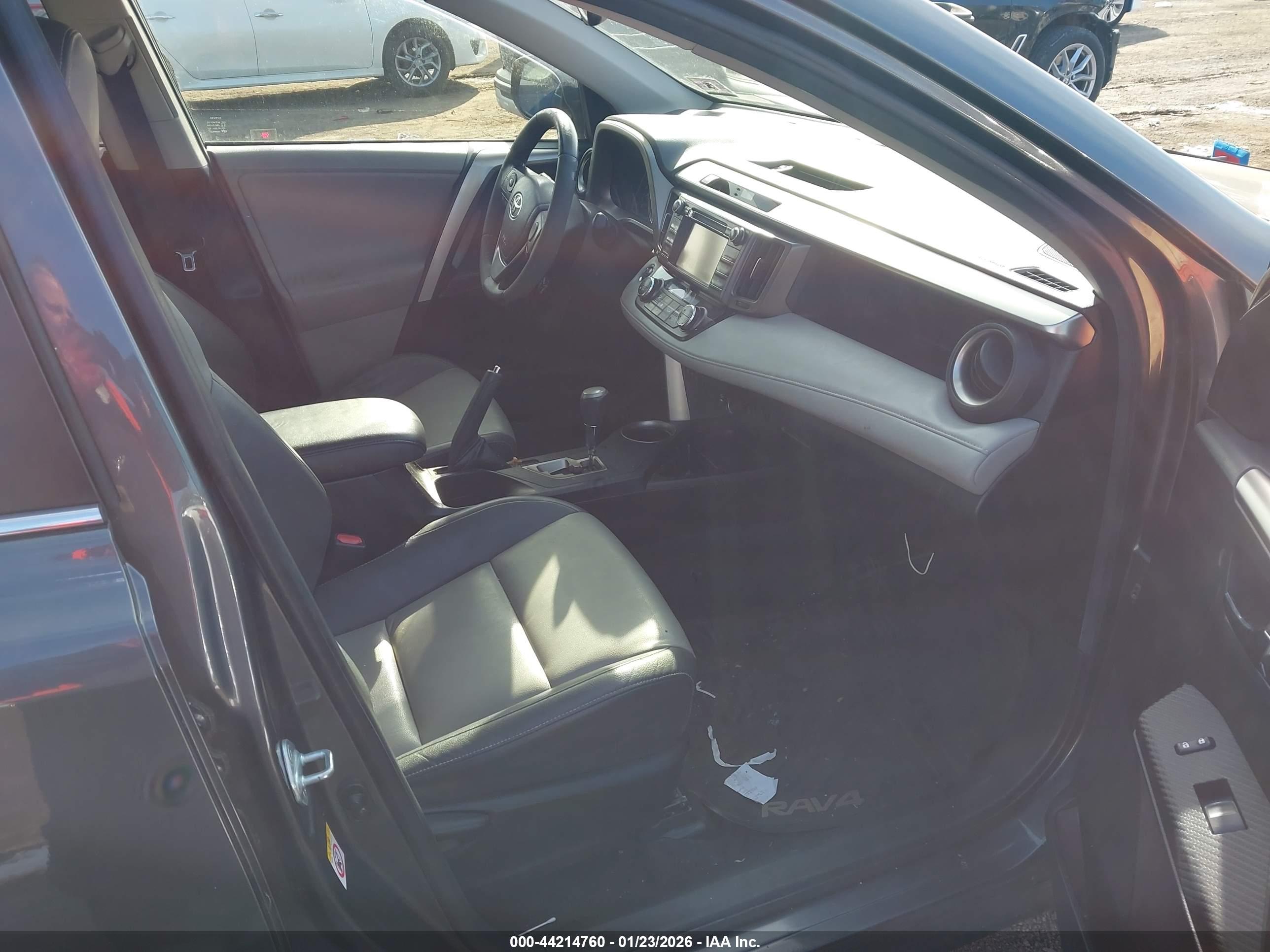 TOYOTA RAV4 image 5