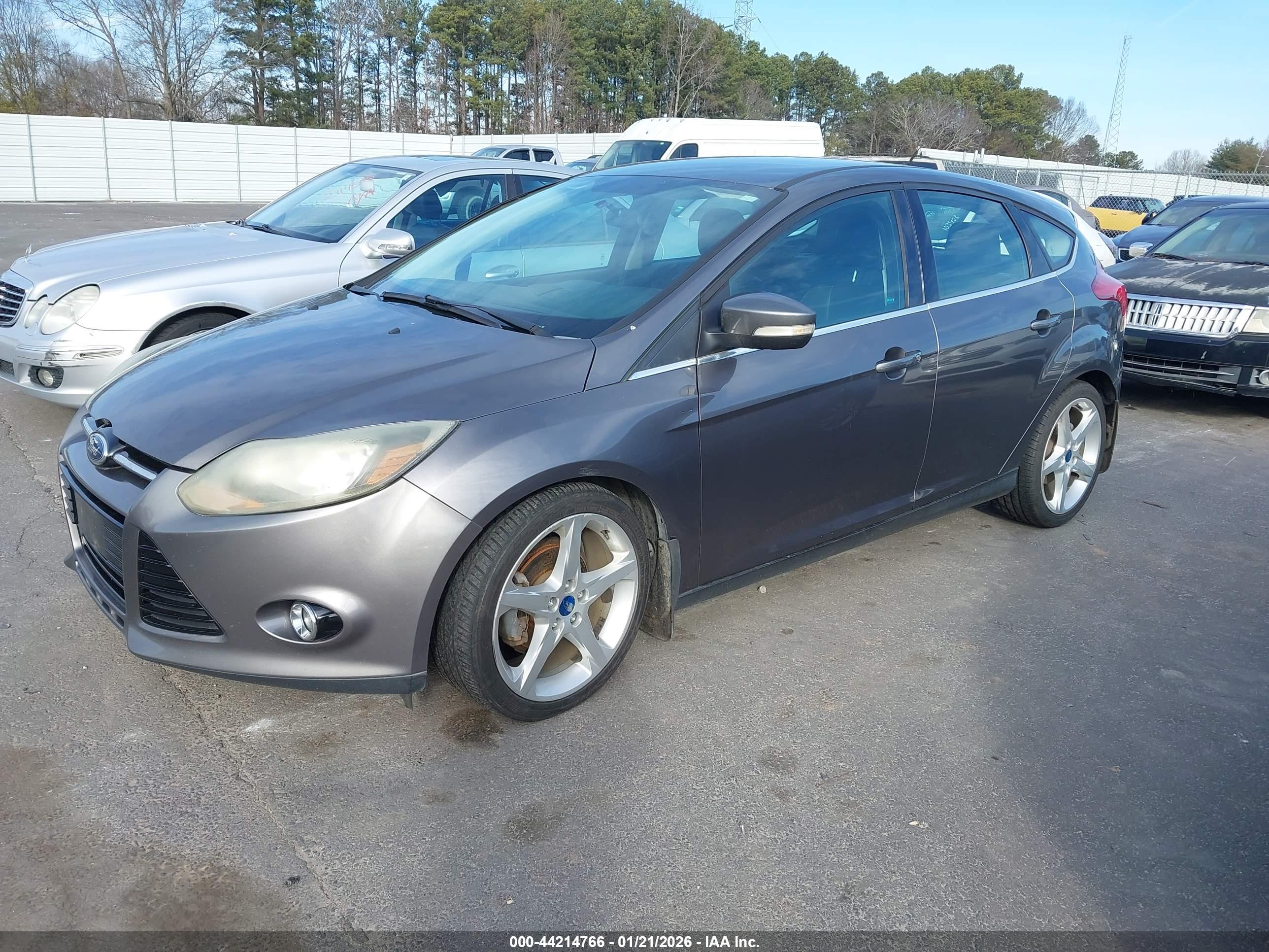 FORD FOCUS image 2