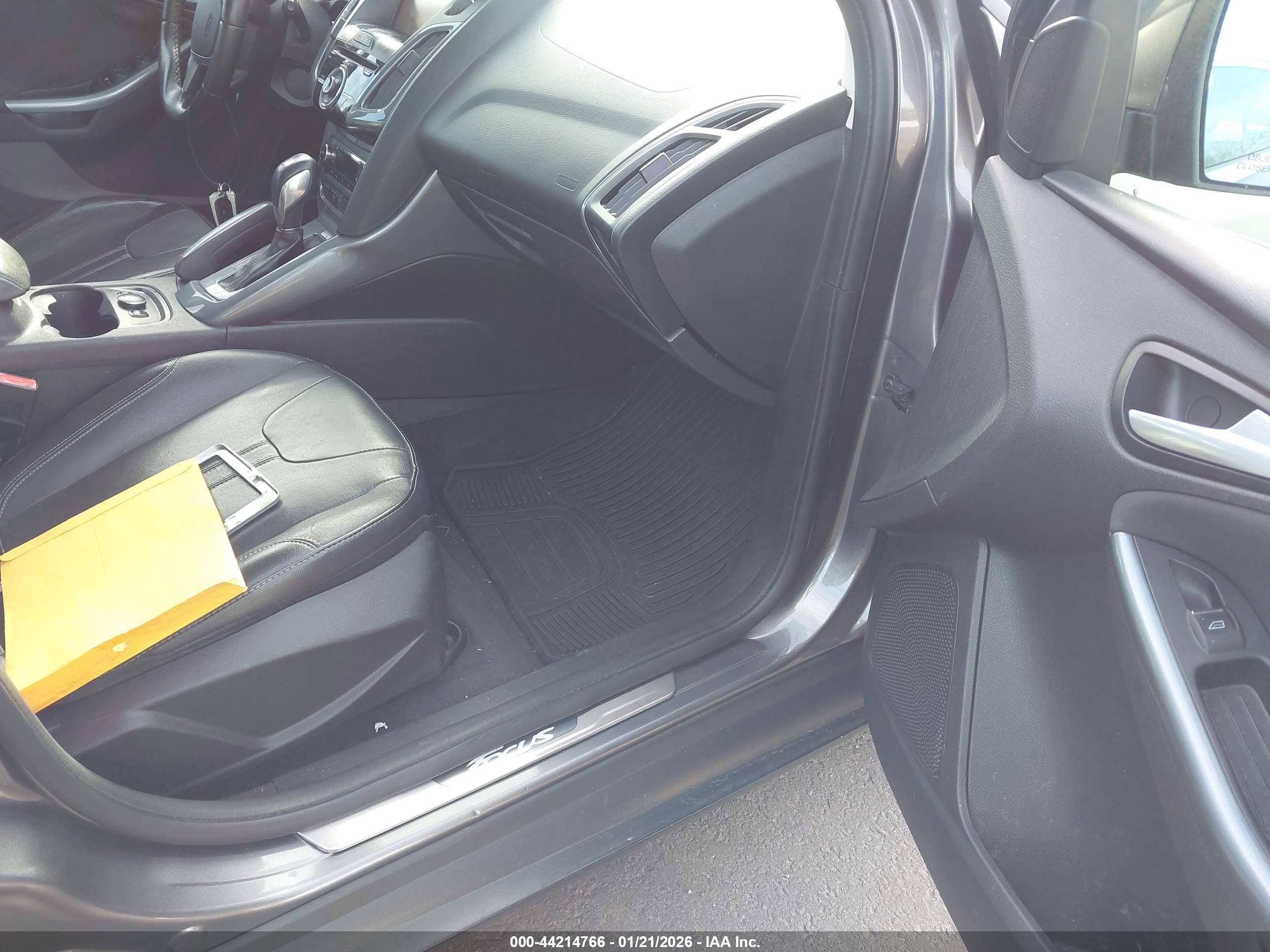 FORD FOCUS image 5