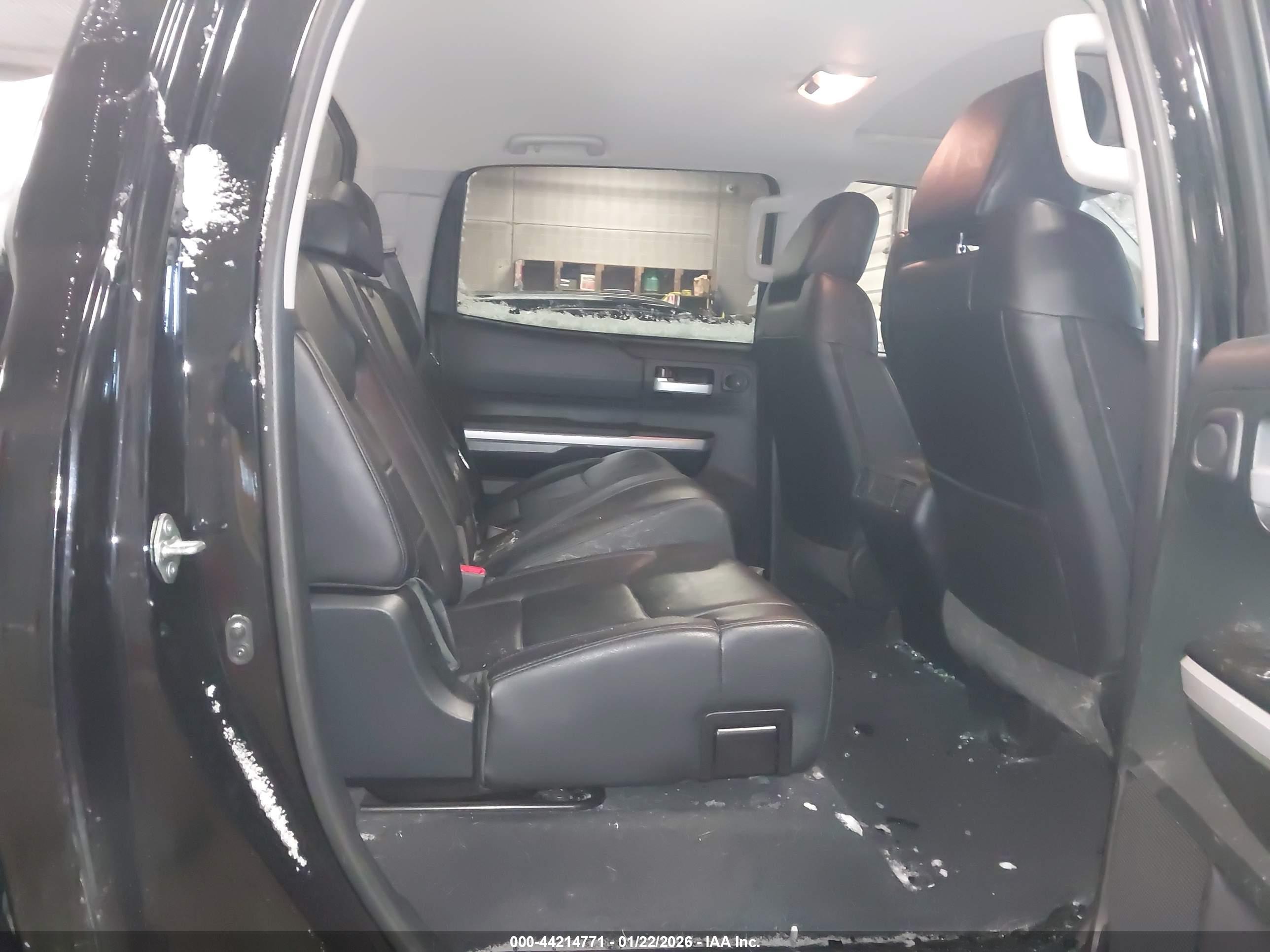 TOYOTA TUNDRA image 8
