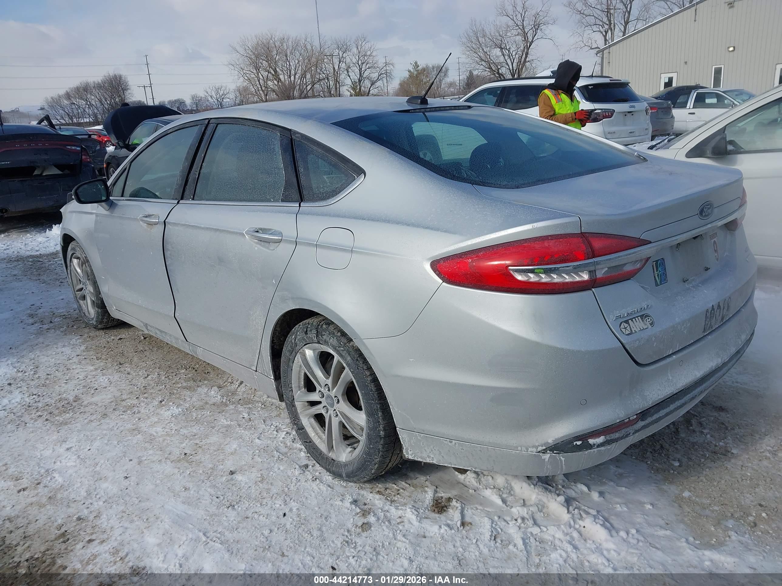 FORD FUSION image 3