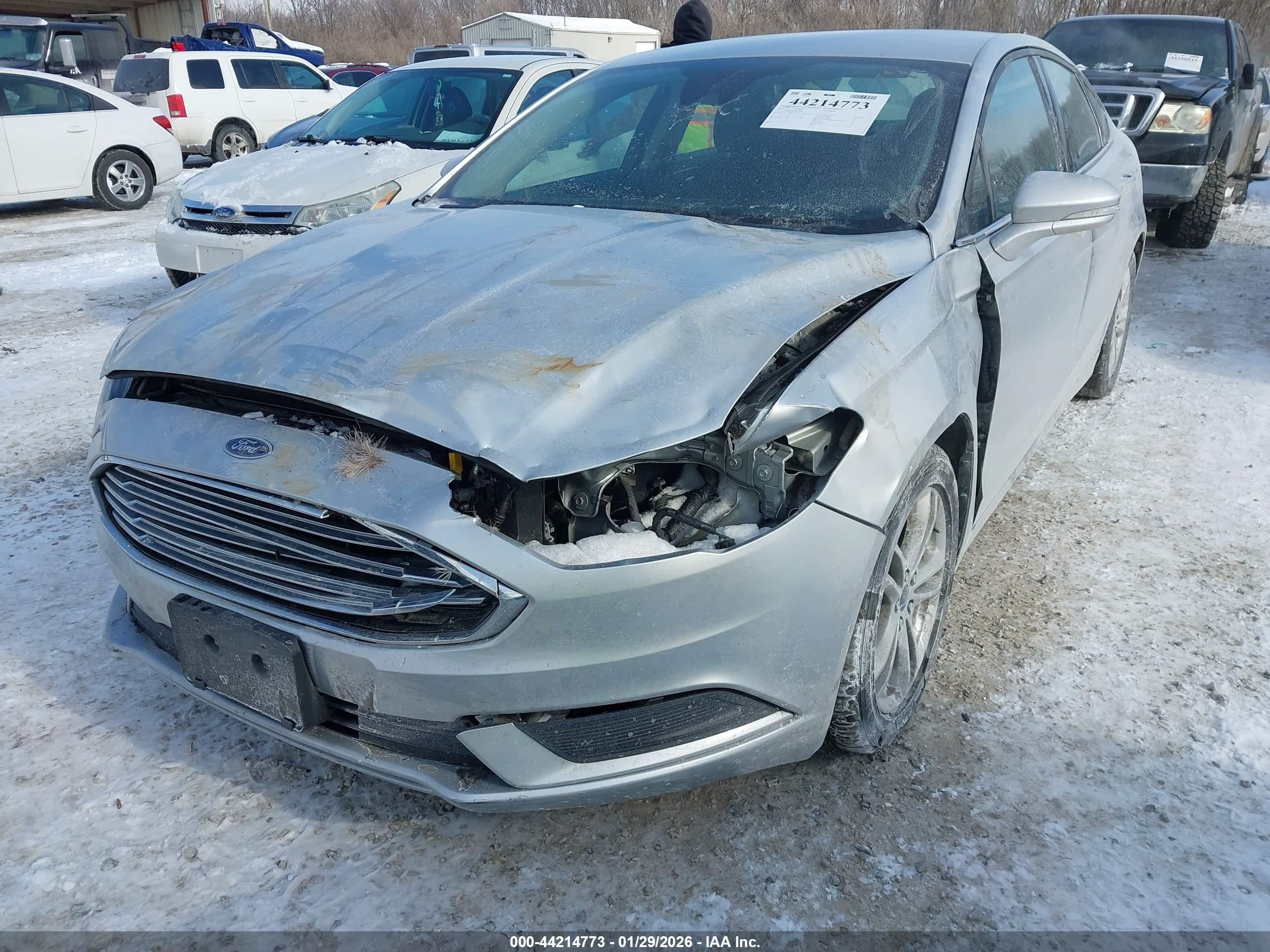 FORD FUSION image 6